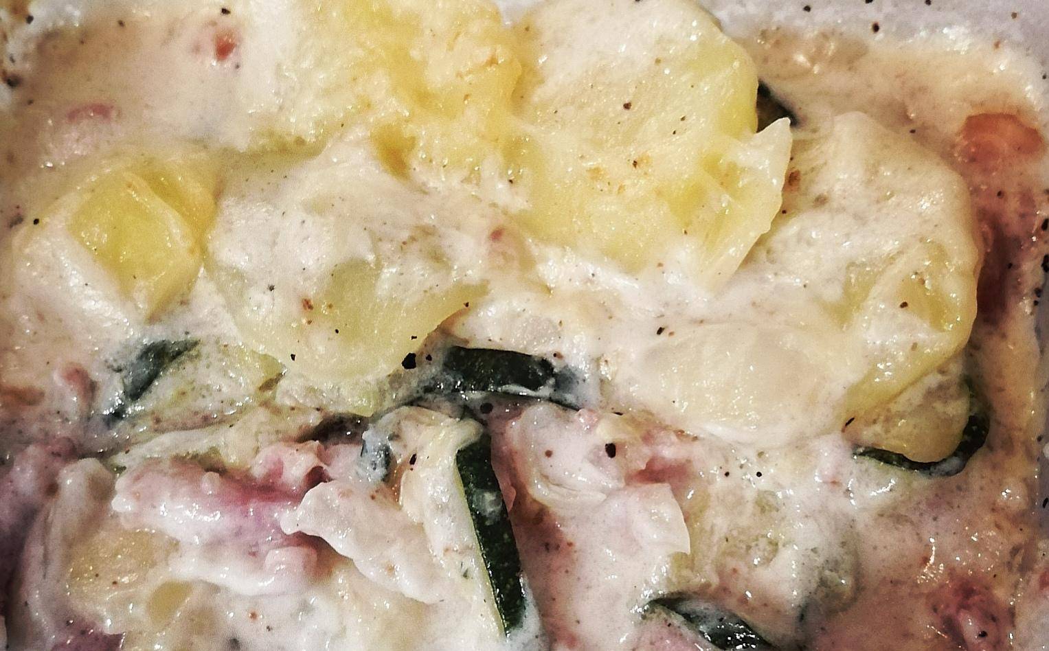 Gratin de courgettes, pommes de terres et lardons, - Recette Companion XL | Moulinex
