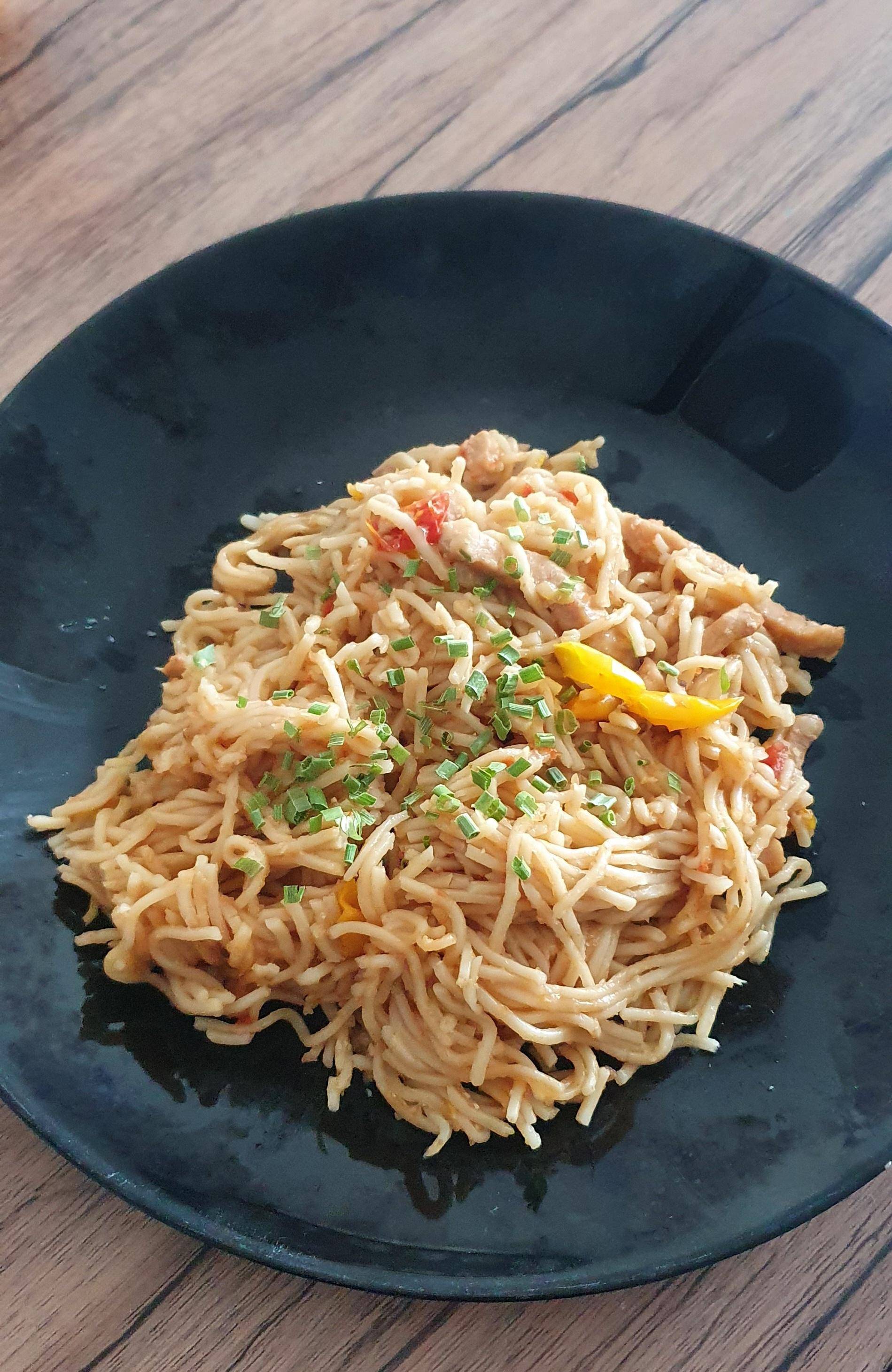 Emince de porc aux nouilles chinoises - Recette Cookeo | Moulinex