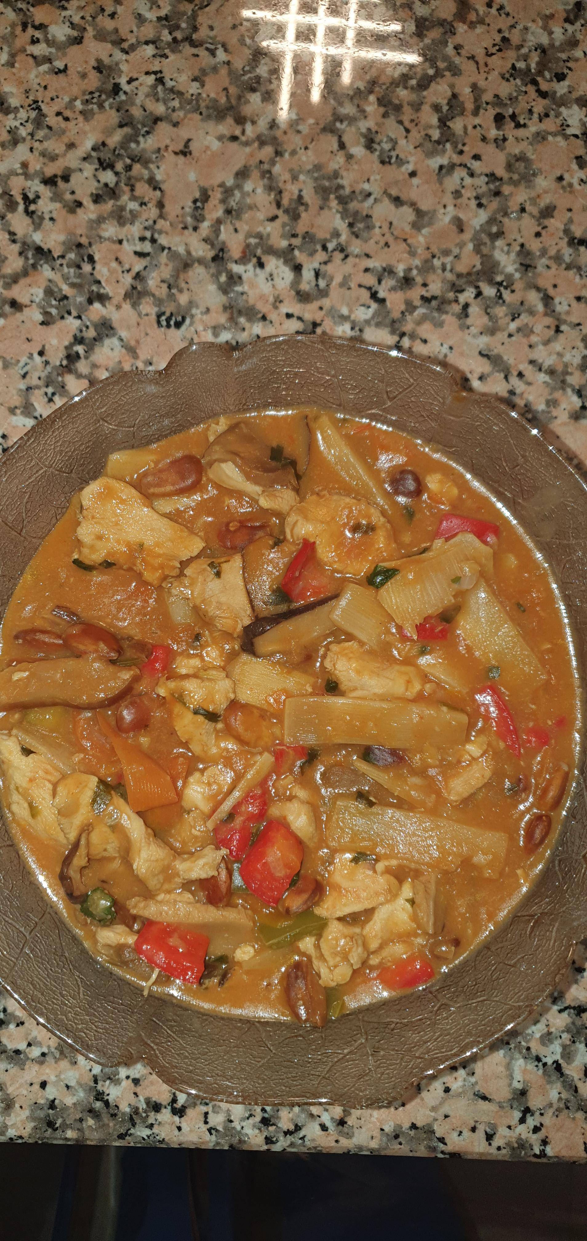Poulet aux amandes et champignons parfumés - Recette Companion Connect XL | Moulinex