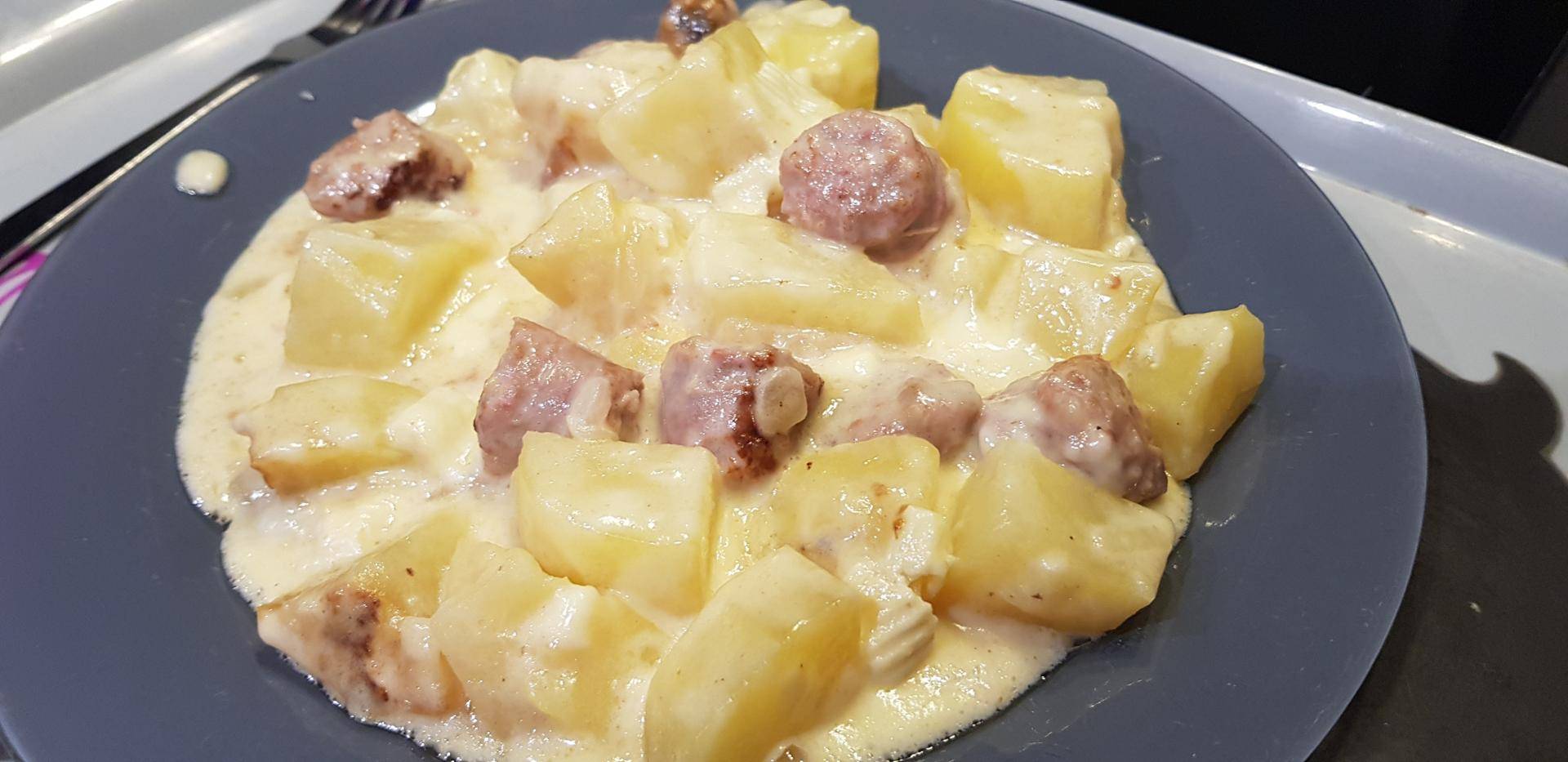 Pomme de terre, saucisse et reblochon - Recette Cookeo | Moulinex