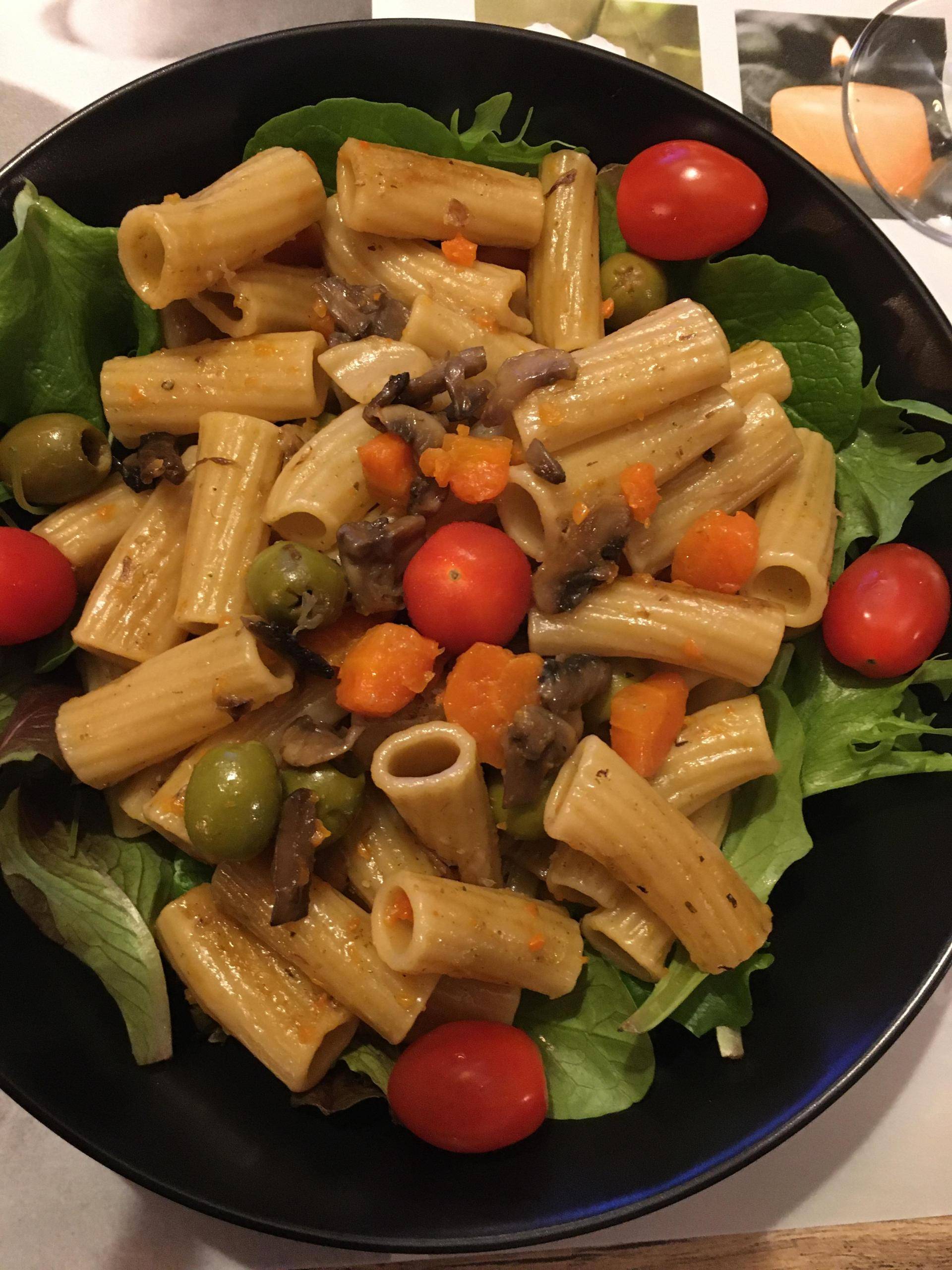 Macaronis aux carottes , champignons et olives vertes - Recette Cookeo | Moulinex