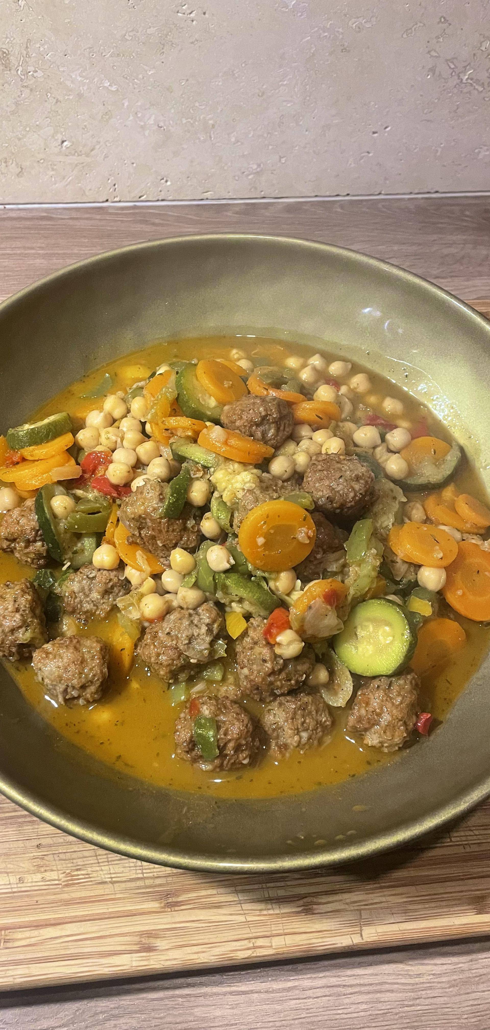 Keftas, couscous, légumes & pois chiches - Recette Cookeo V3 | Moulinex