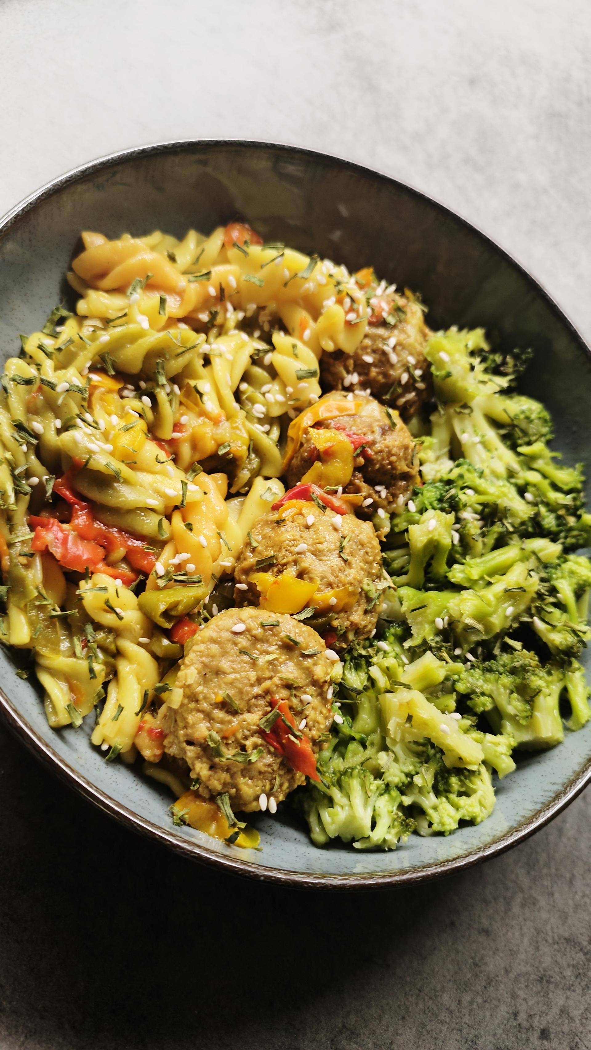 Torti aux poivrons avec ses boulettes de viandes au Curry - Recette Cookeo | Moulinex