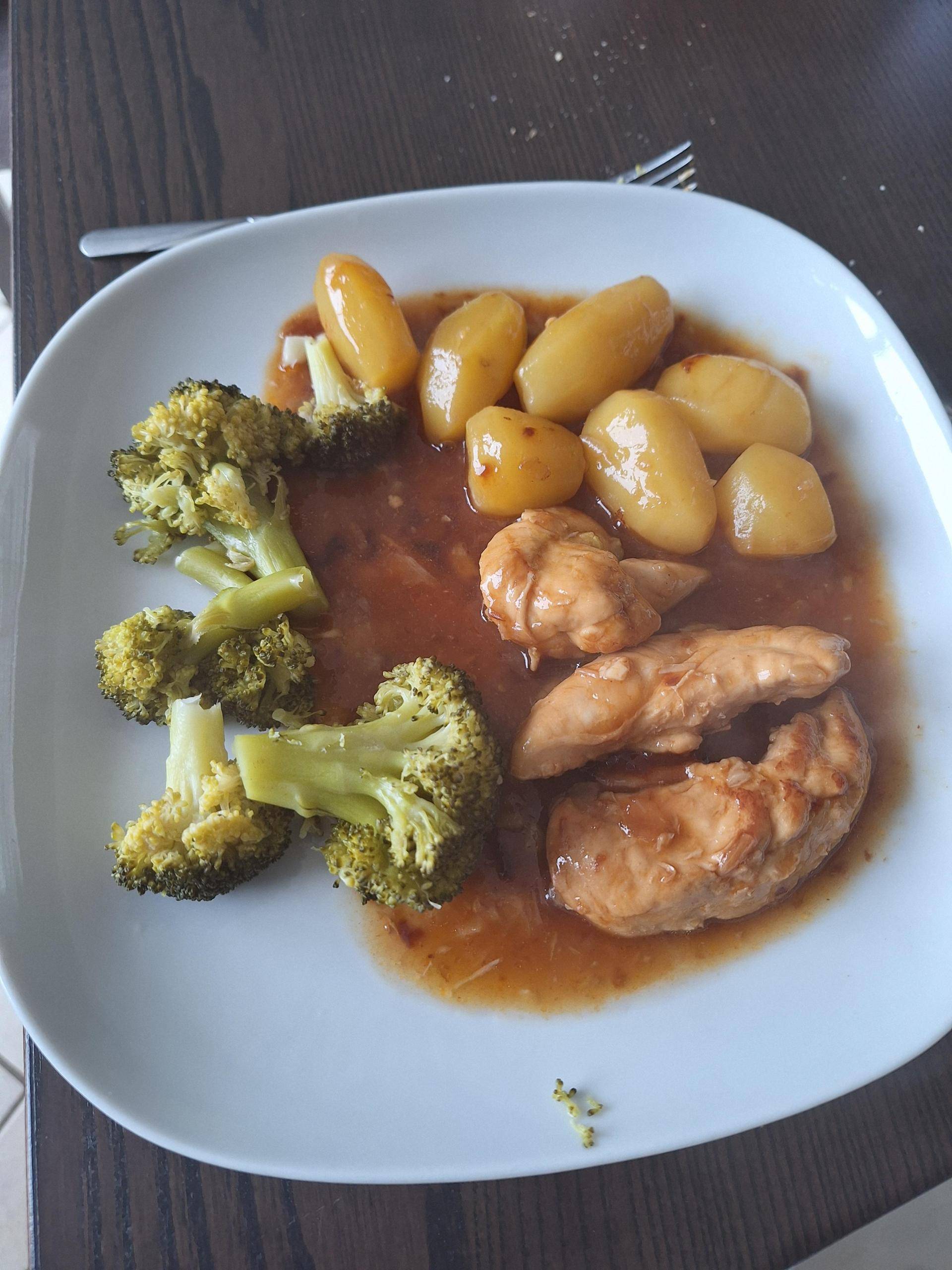 Poulet, brocolis, pommes de terre grenaille - Recette Cookeo | Moulinex