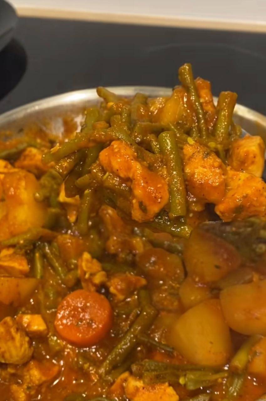One pot poulet légumes aux épices - Recette Cookeo | Moulinex