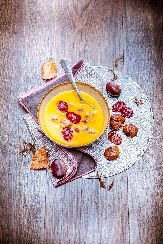 Crème de potiron, éclats de châtaignes et chips de chorizo - Recette Perfectmix Cook | Moulinex