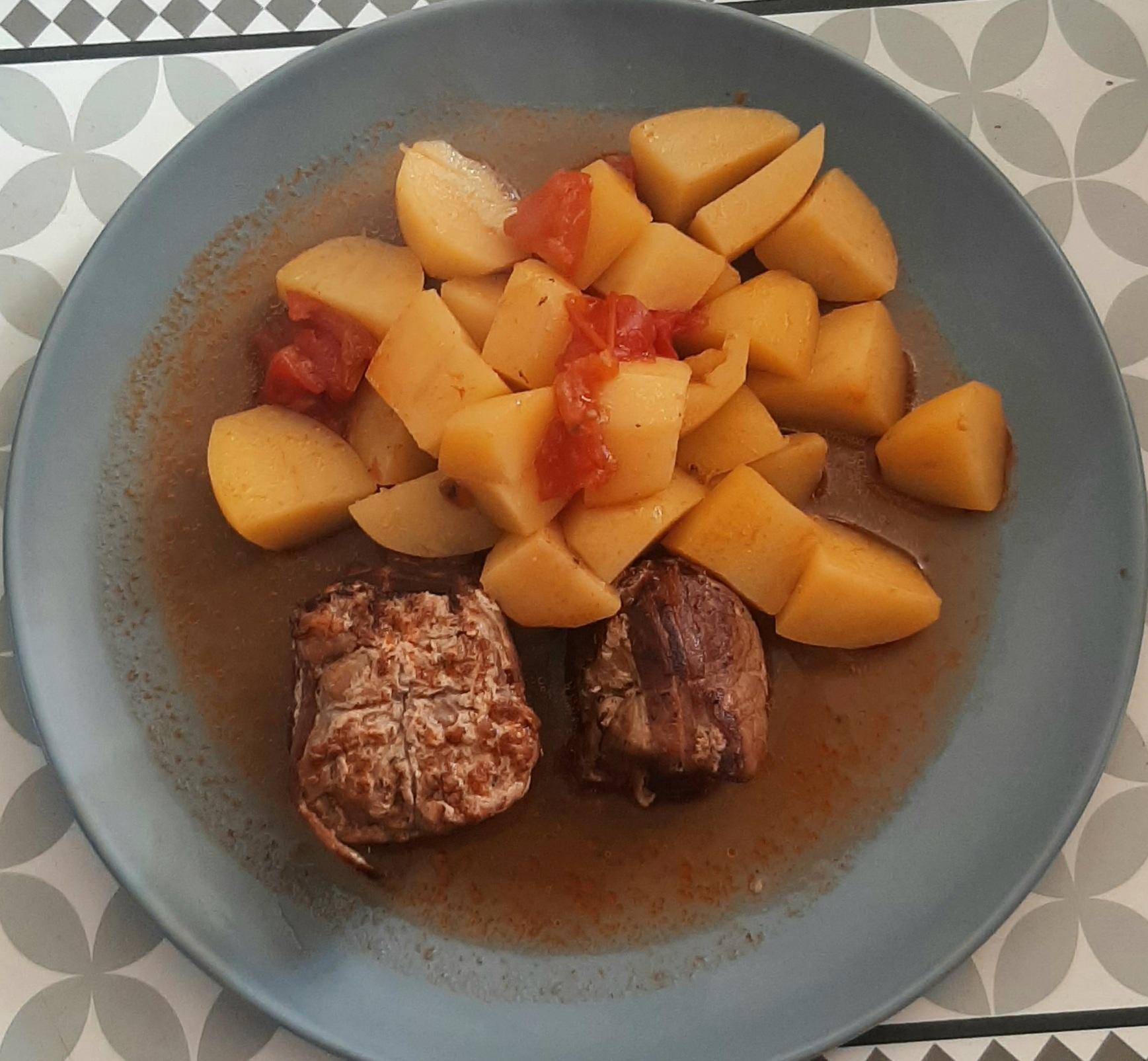 Paupiettes de porc à la tomate accompagné de pommes de terres - Recette Cookeo | Moulinex