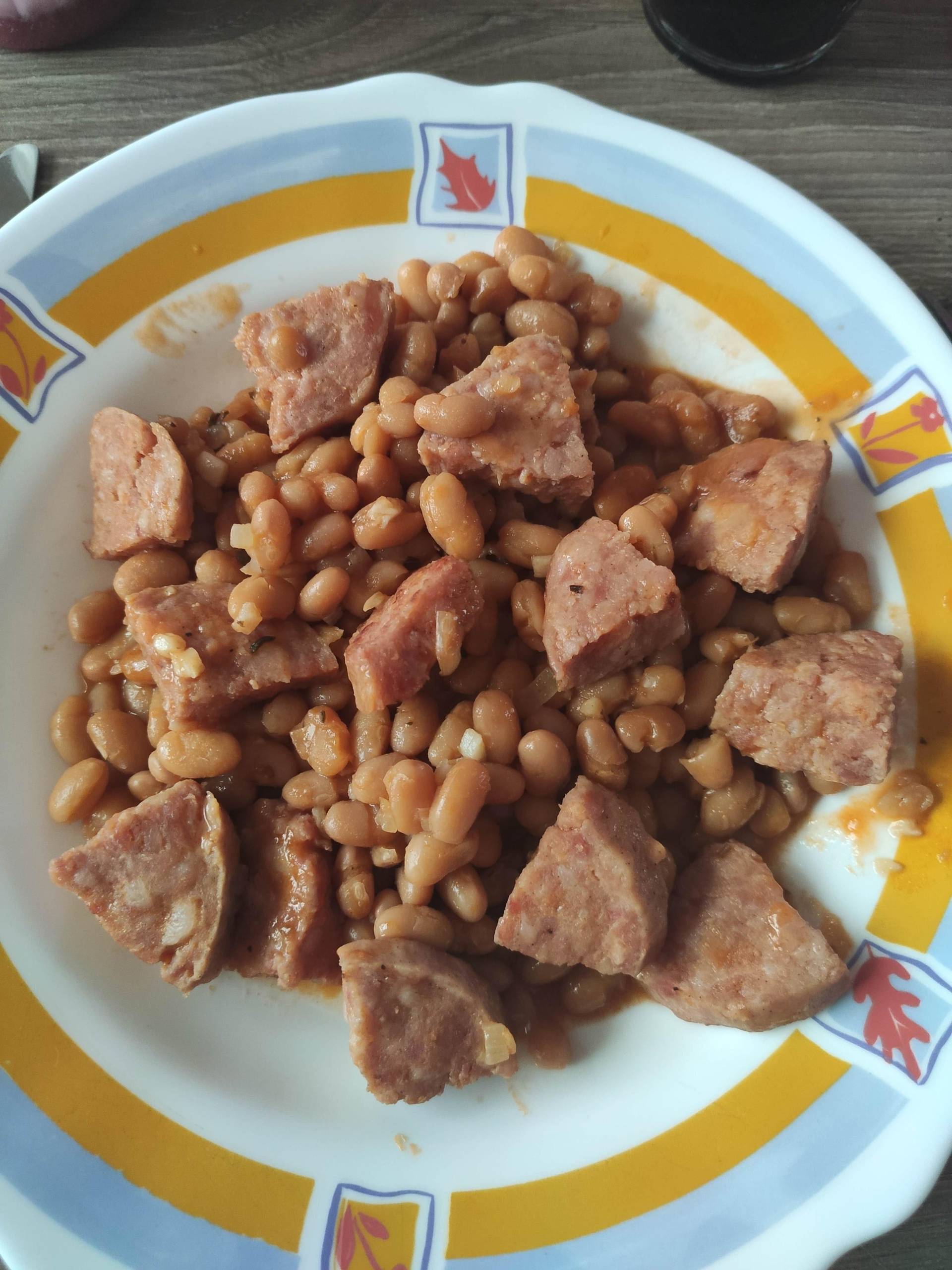 Haricots blanc à la tomate, saucisson à l'ail - Recette Cookeo | Moulinex