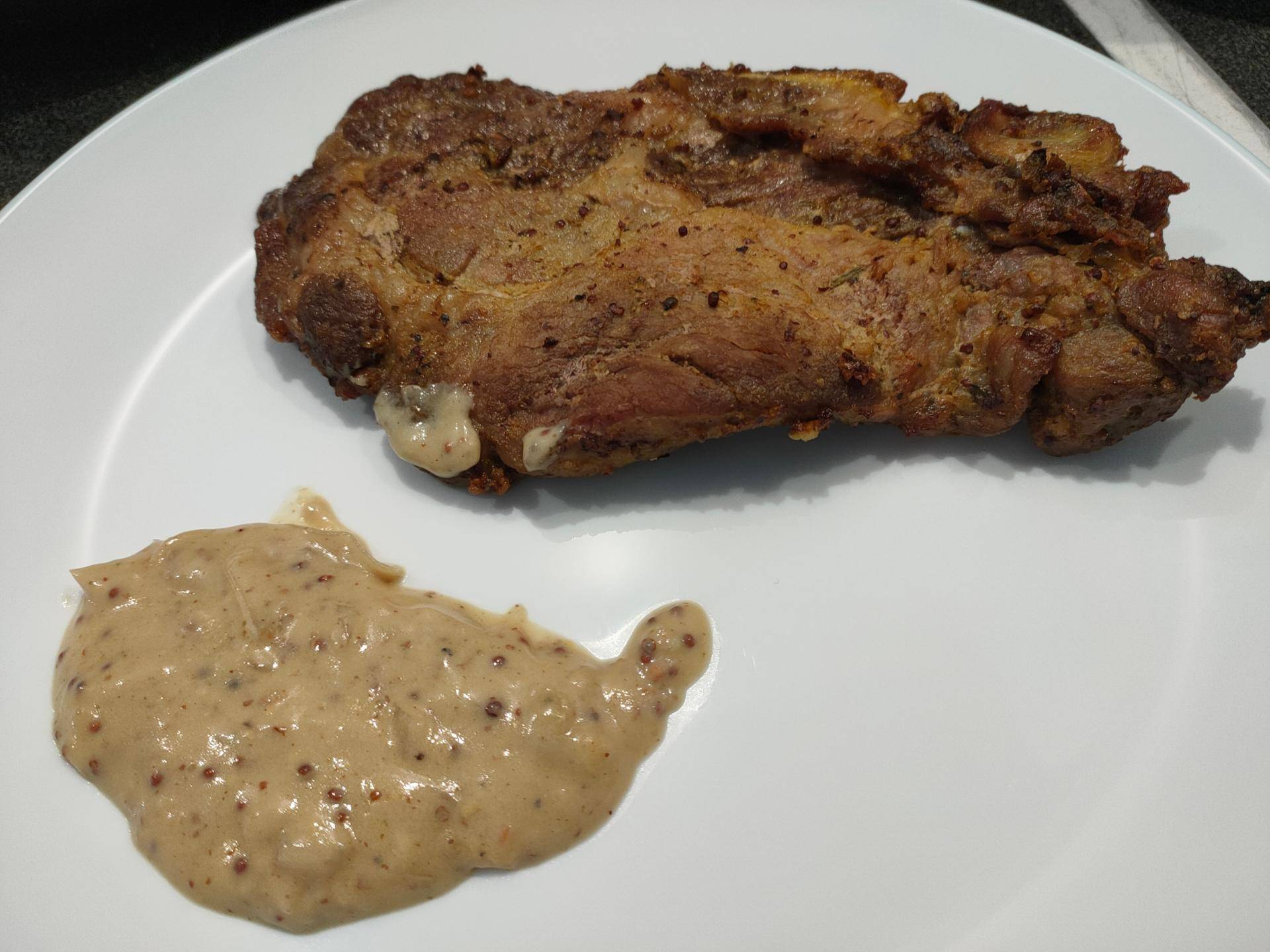 Côtes de porc marinées grillées et sa sauce moutarde - Recette Cookeo | Moulinex