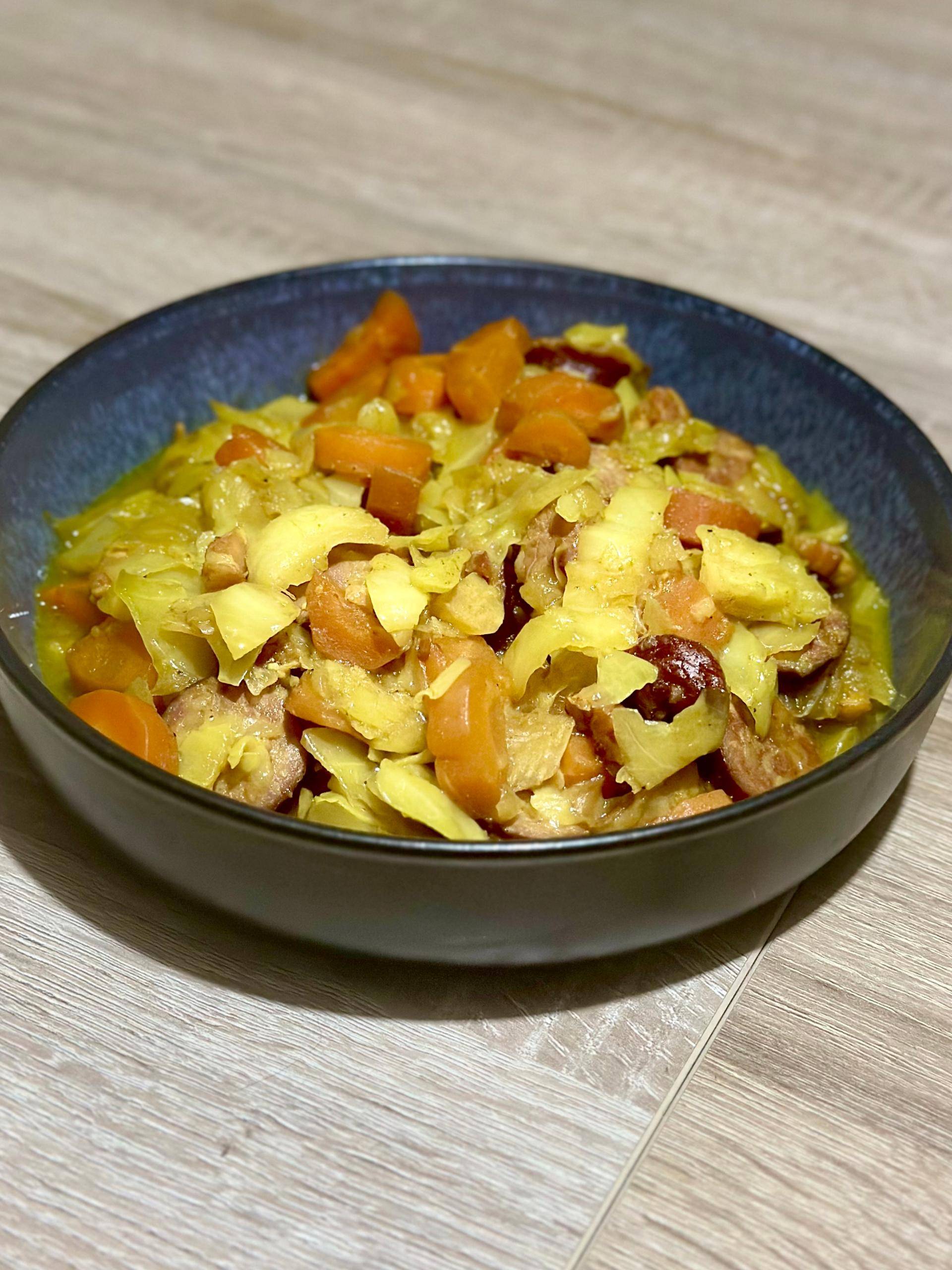 Chou vert, carottes et lardons au curry - Recette Cookeo | Moulinex