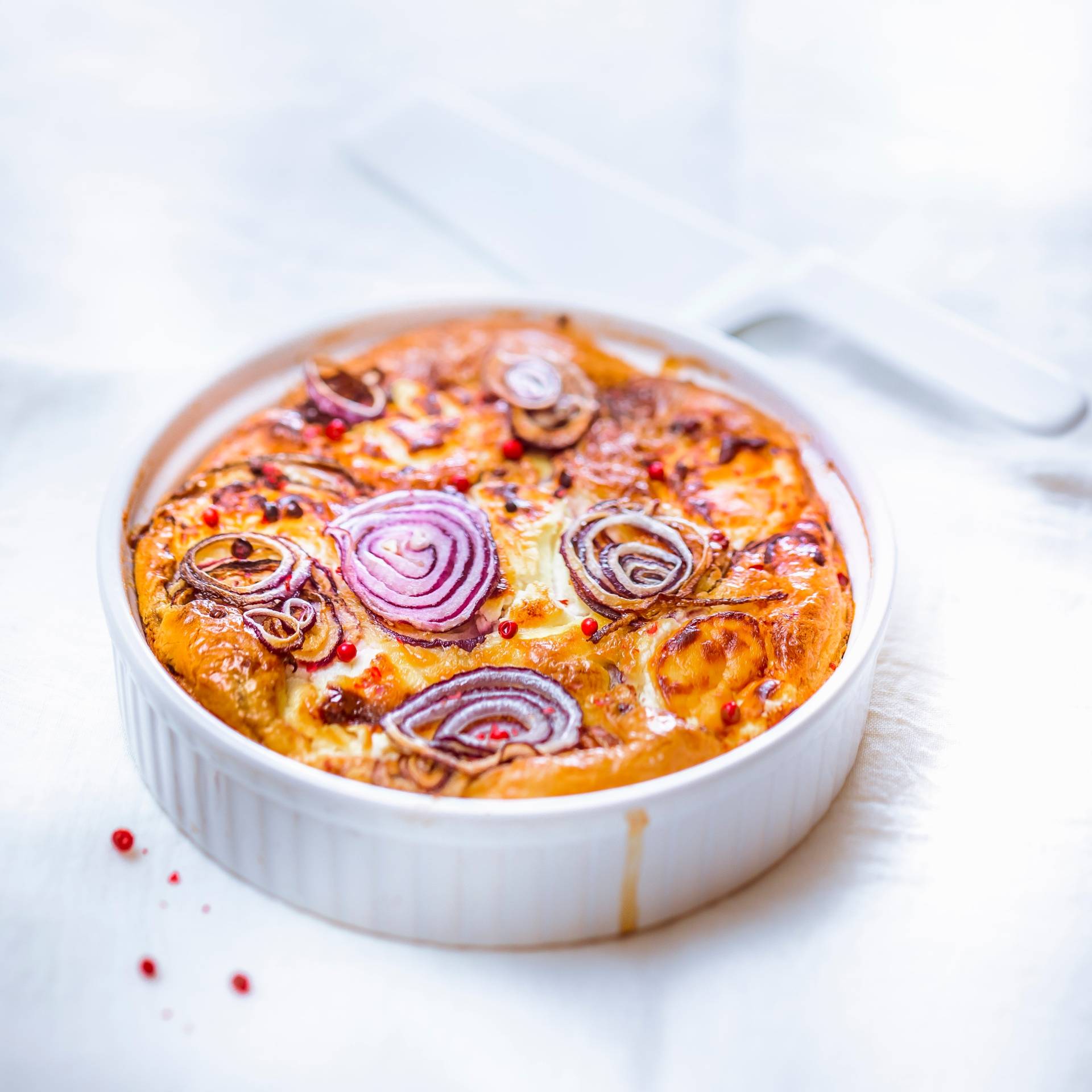 Quiche sans pâte aux oignons rouges et chèvre - Recette Companion | Moulinex