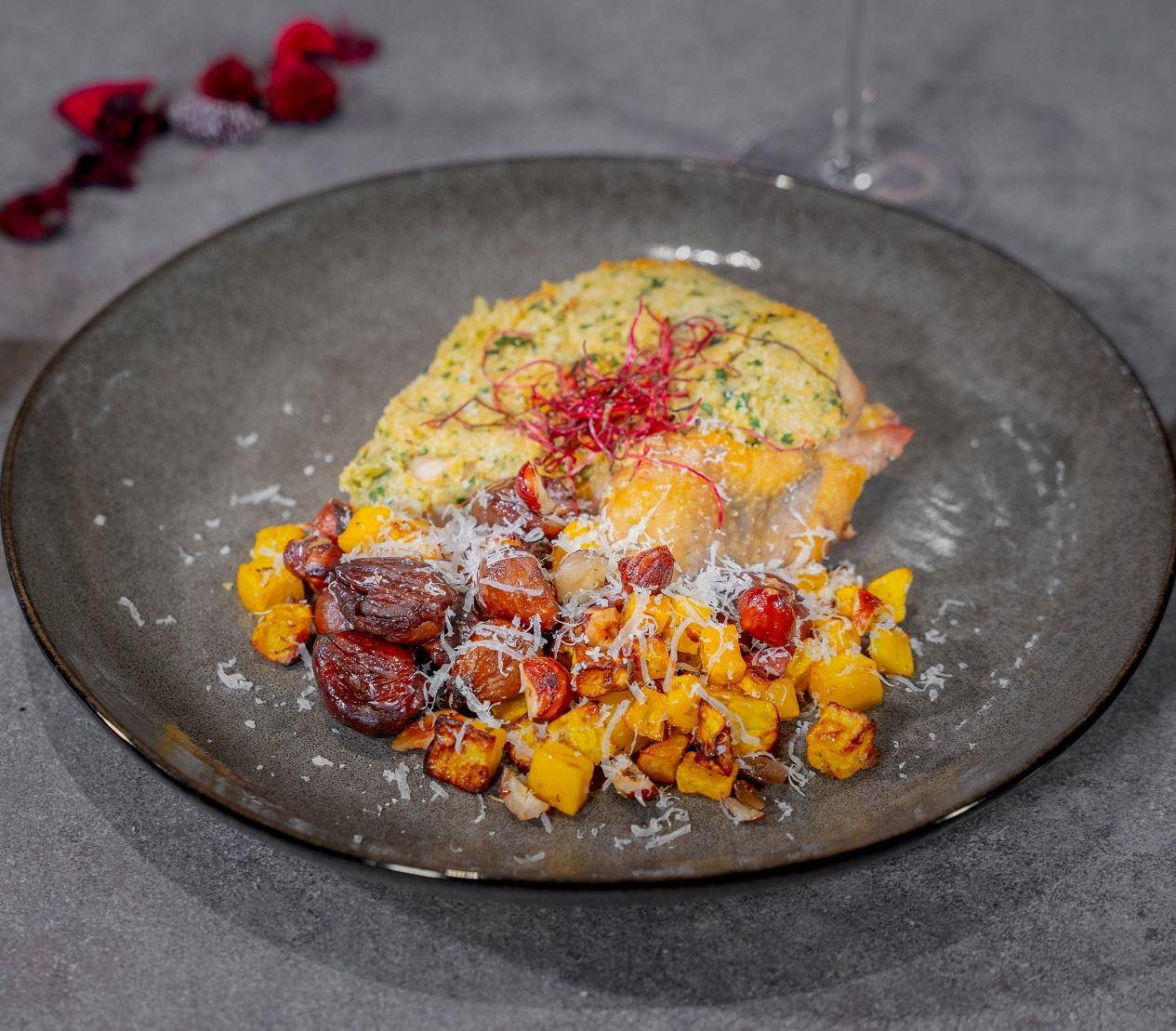 Suprême de pintade en croûte de noisette, butternut et châtaignes - Recette Dual EasyFry&Grill | Moulinex