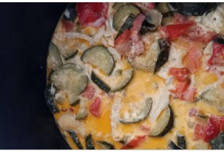 Courgettes au chèvre, lardons et tomates au cookeo - Recette Cookeo | Moulinex
