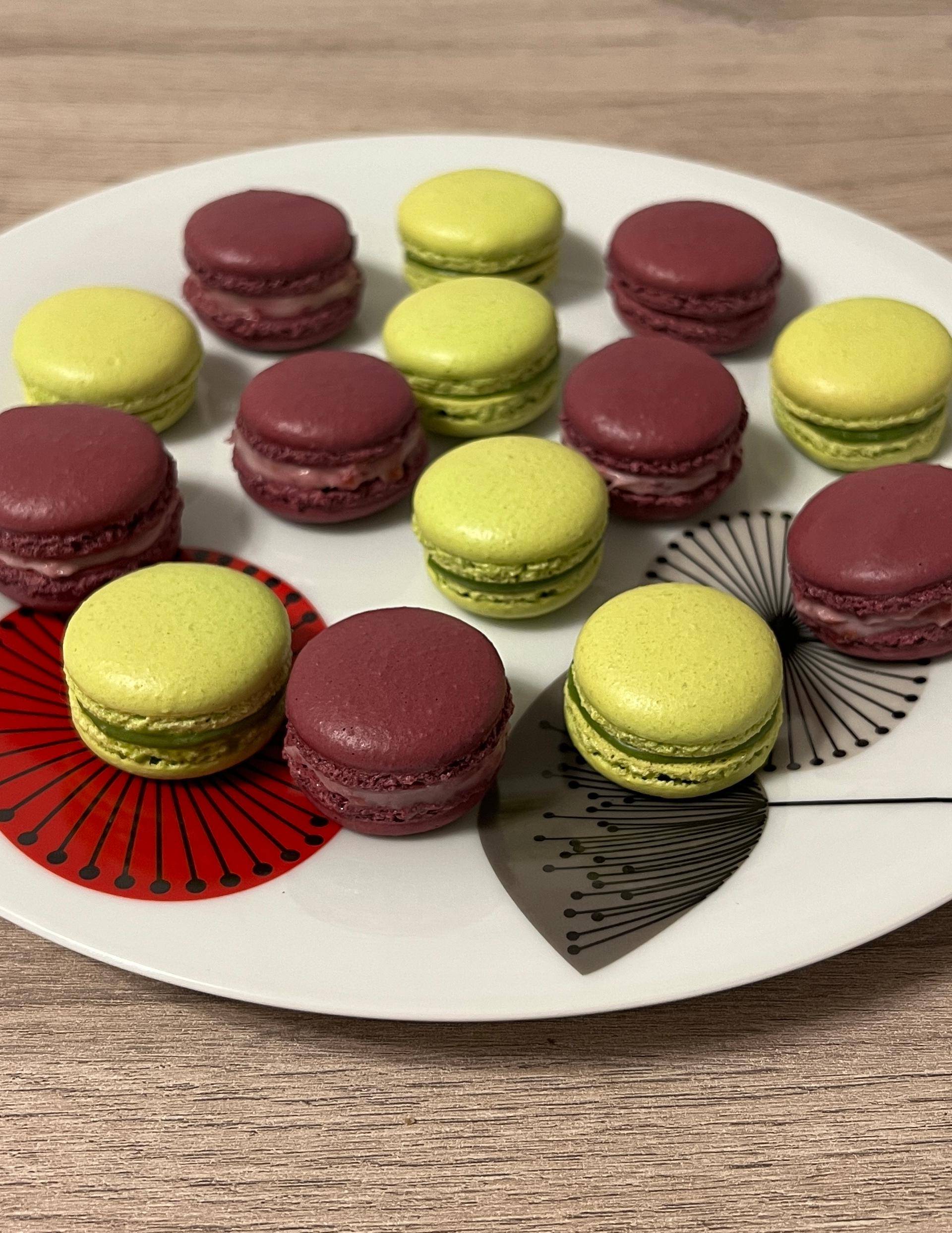 Grand macaron framboise chocolat - Recette Companion | Moulinex