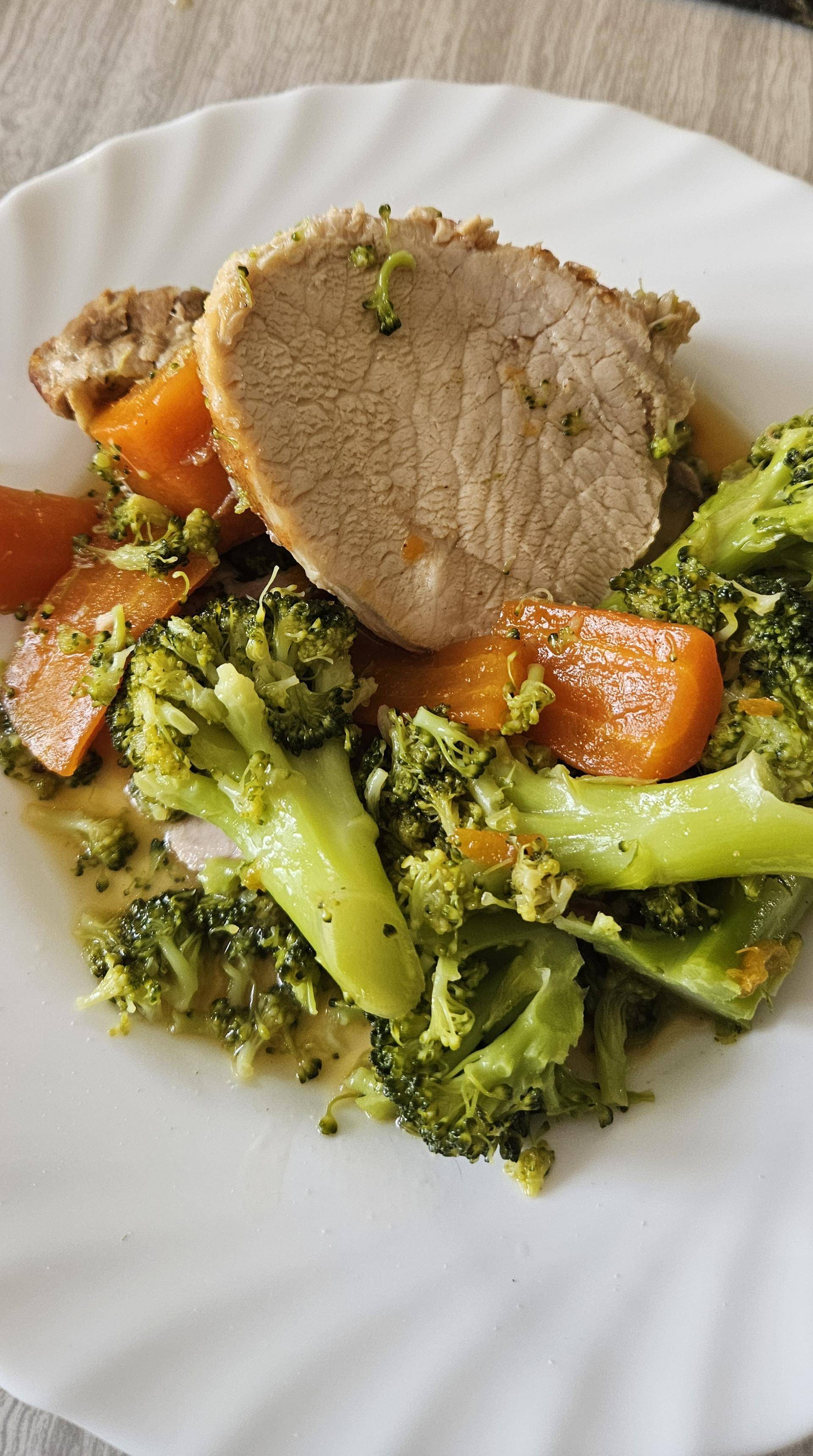 Rôti de porc carottes brocolis - Recette Cookeo | Moulinex