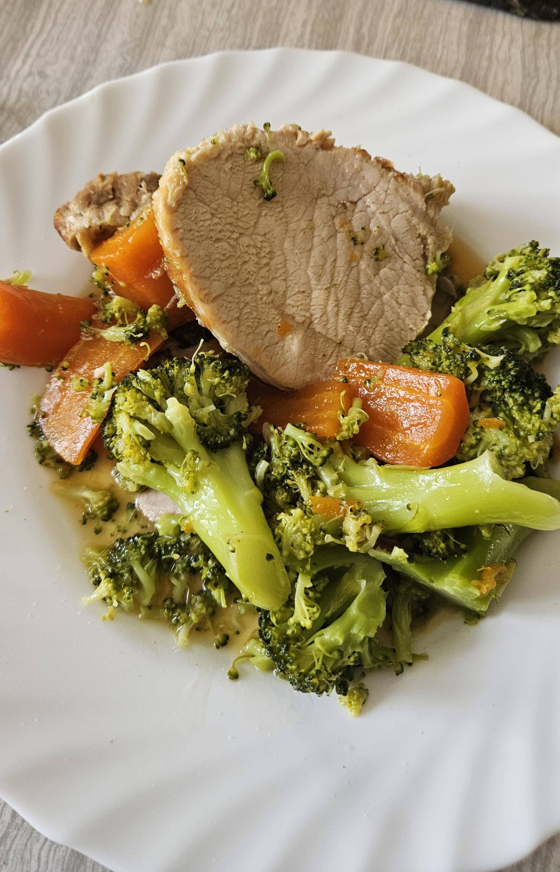 Rôti de porc carottes brocolis - Recette Cookeo | Moulinex