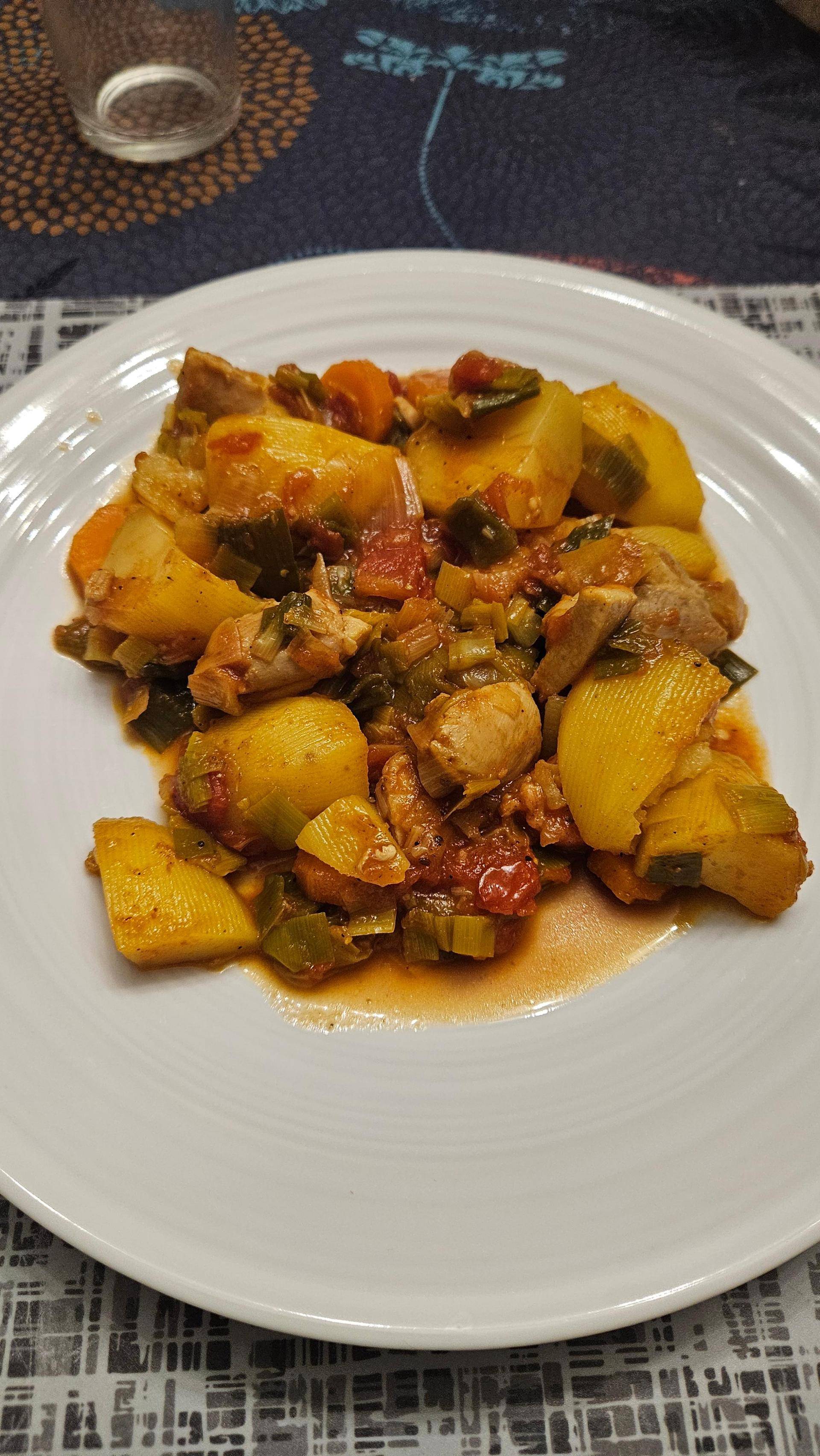 Poulets aux poireaux, carottes et Pdt - Recette Cookeo V3 | Moulinex