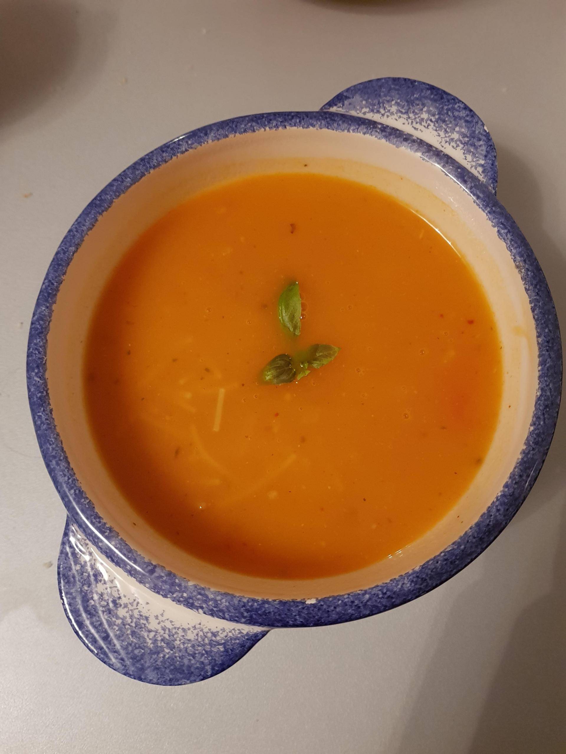 Soupe légère à la tomate - Recette Cookeo | Moulinex