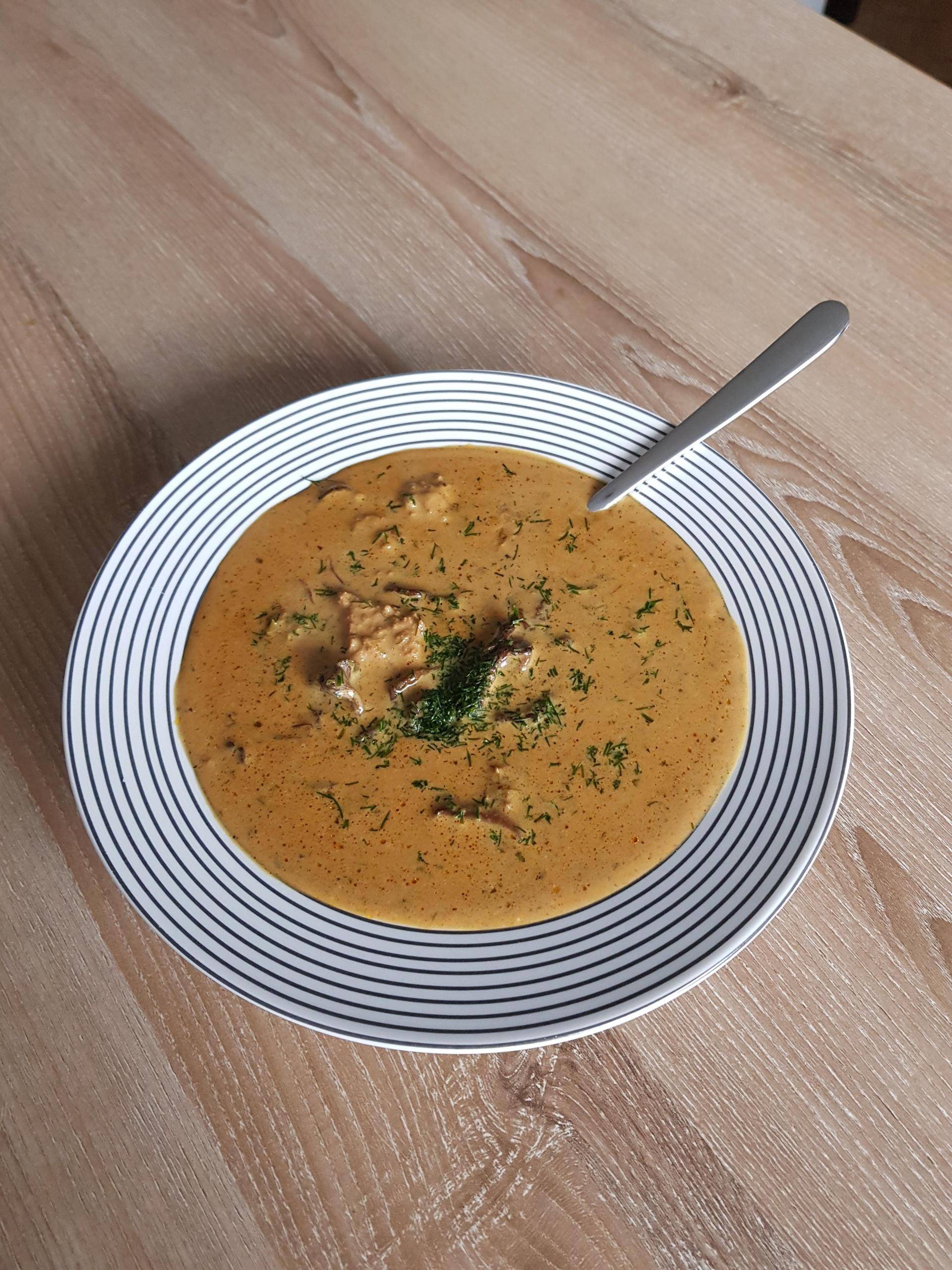 Soupe hongroise à la viande hachée et aux champignons - Recette Companion Connect XL | Moulinex