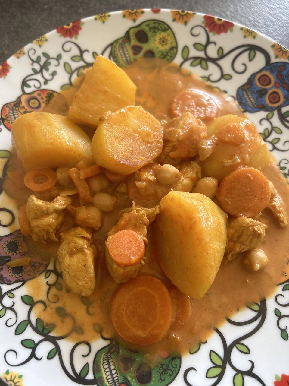 One pot curry de pomme de terre et poulet - Recette Cookeo | Moulinex