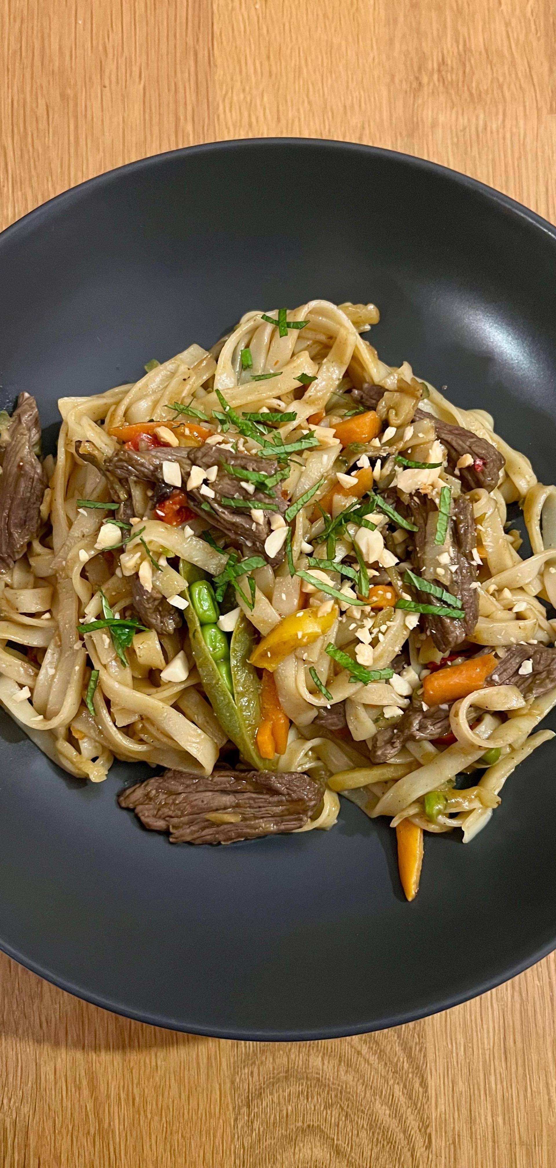 Wok de nouilles au poulet - Recette Cookeo | Moulinex