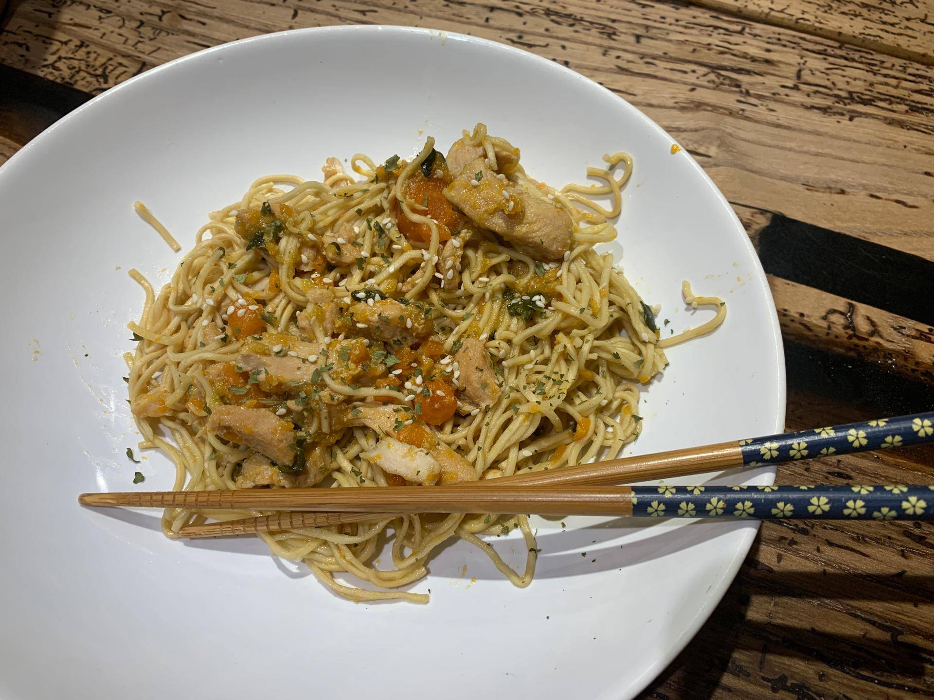 Wok de nouilles au poulet - Recette Cookeo V3 | Moulinex