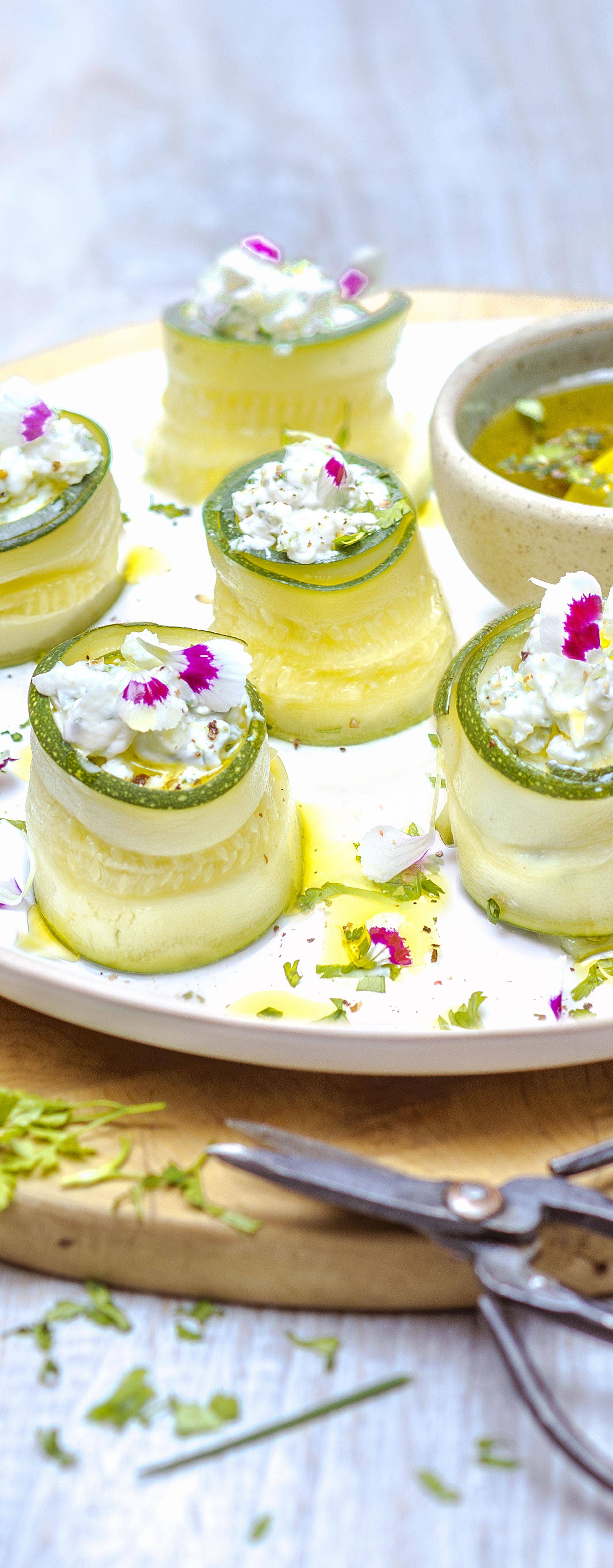 Rouleaux de courgettes au fromage frais et œillets - Recette Companion Connect | Moulinex