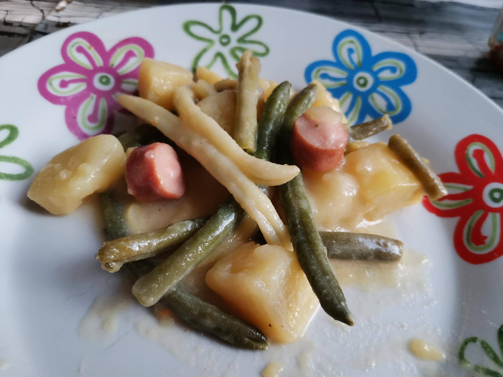 Pommes de terre, haricots, knackis - Recette Cookeo | Moulinex