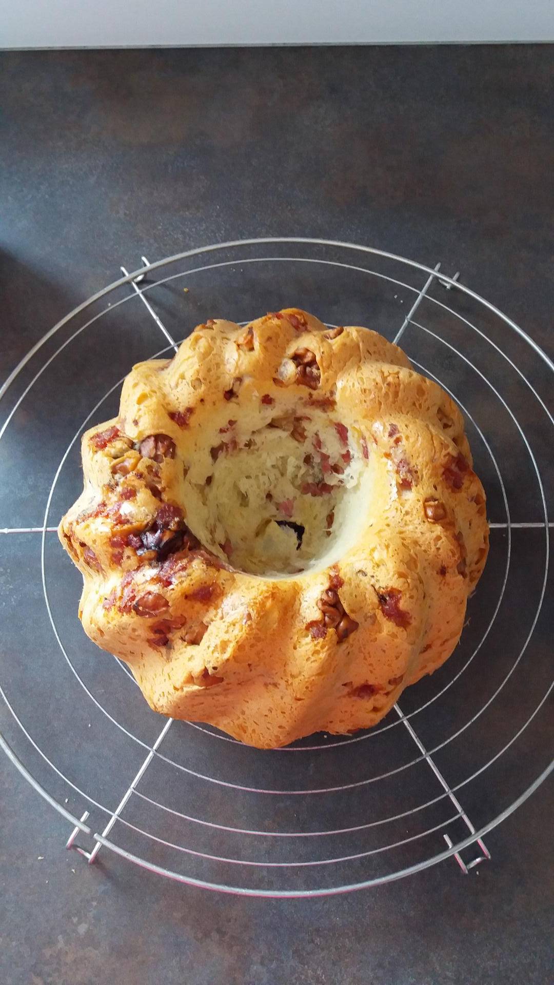 Kougelhopf aux noix et aux lardons - Recette Companion XL | Moulinex
