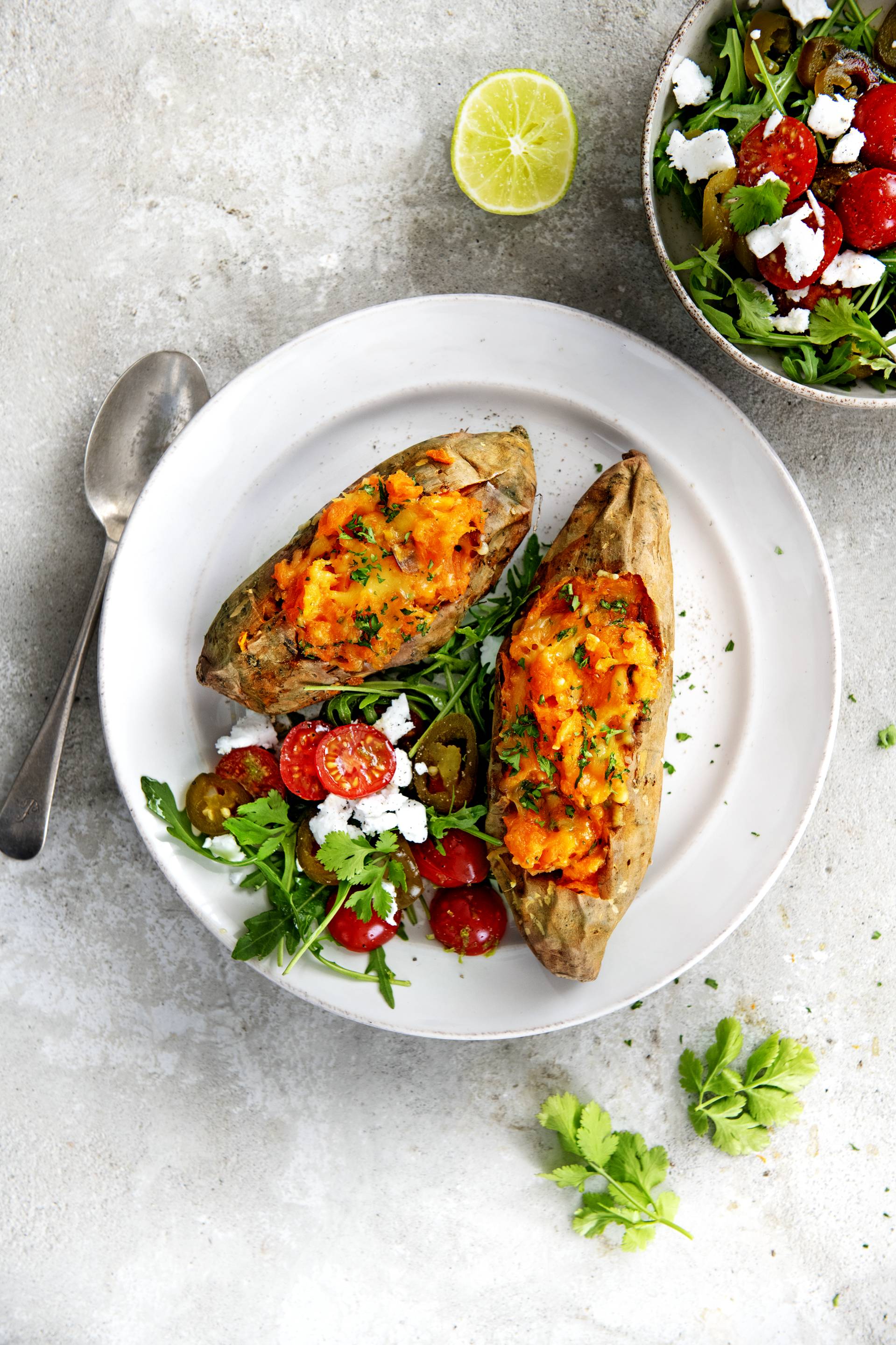 Gevulde zoete aardappel met vegan fetasalade - Recette EASY FRY & GRILL 2 in 1 DIGITAL | Moulinex