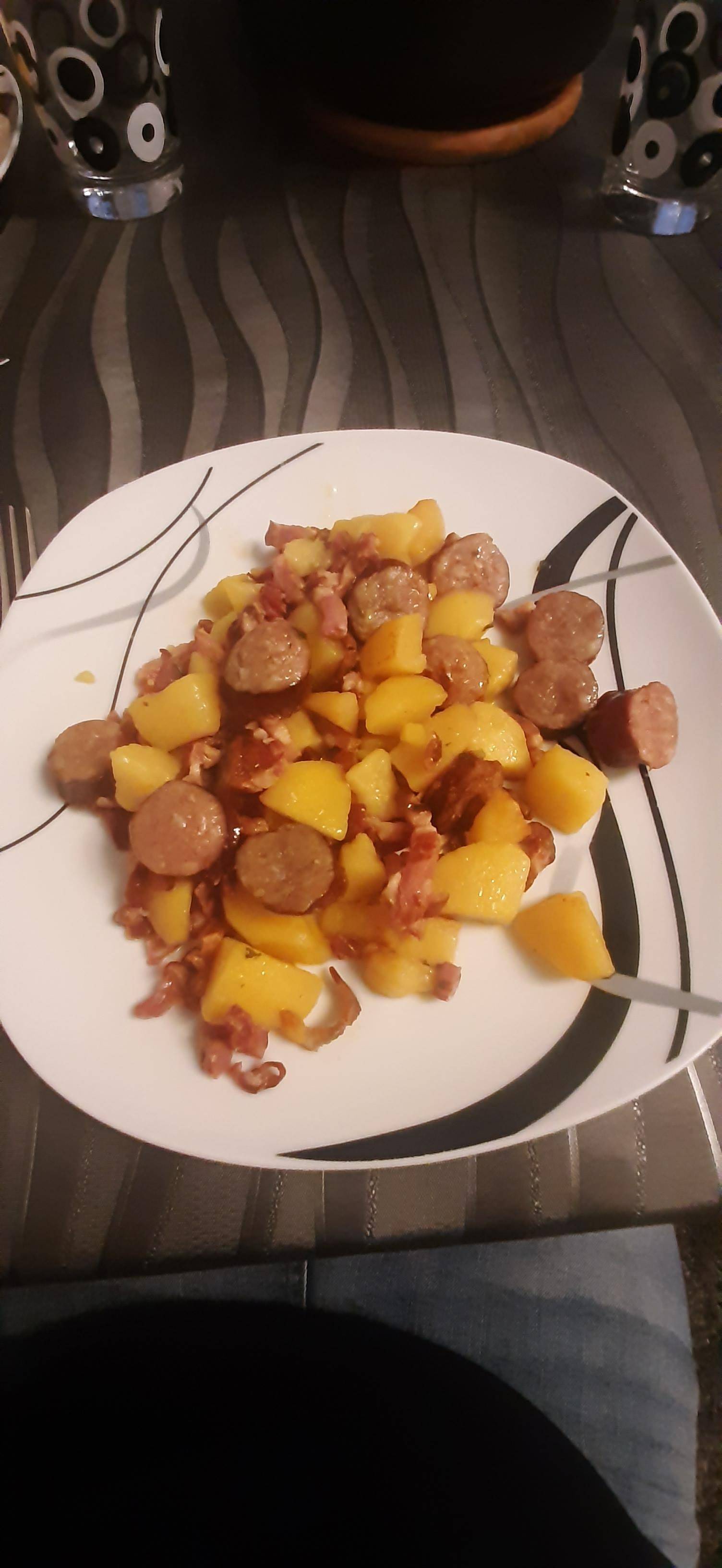 Pomme de terre saucisses Fumées et Lardons - Recette Cookeo | Moulinex