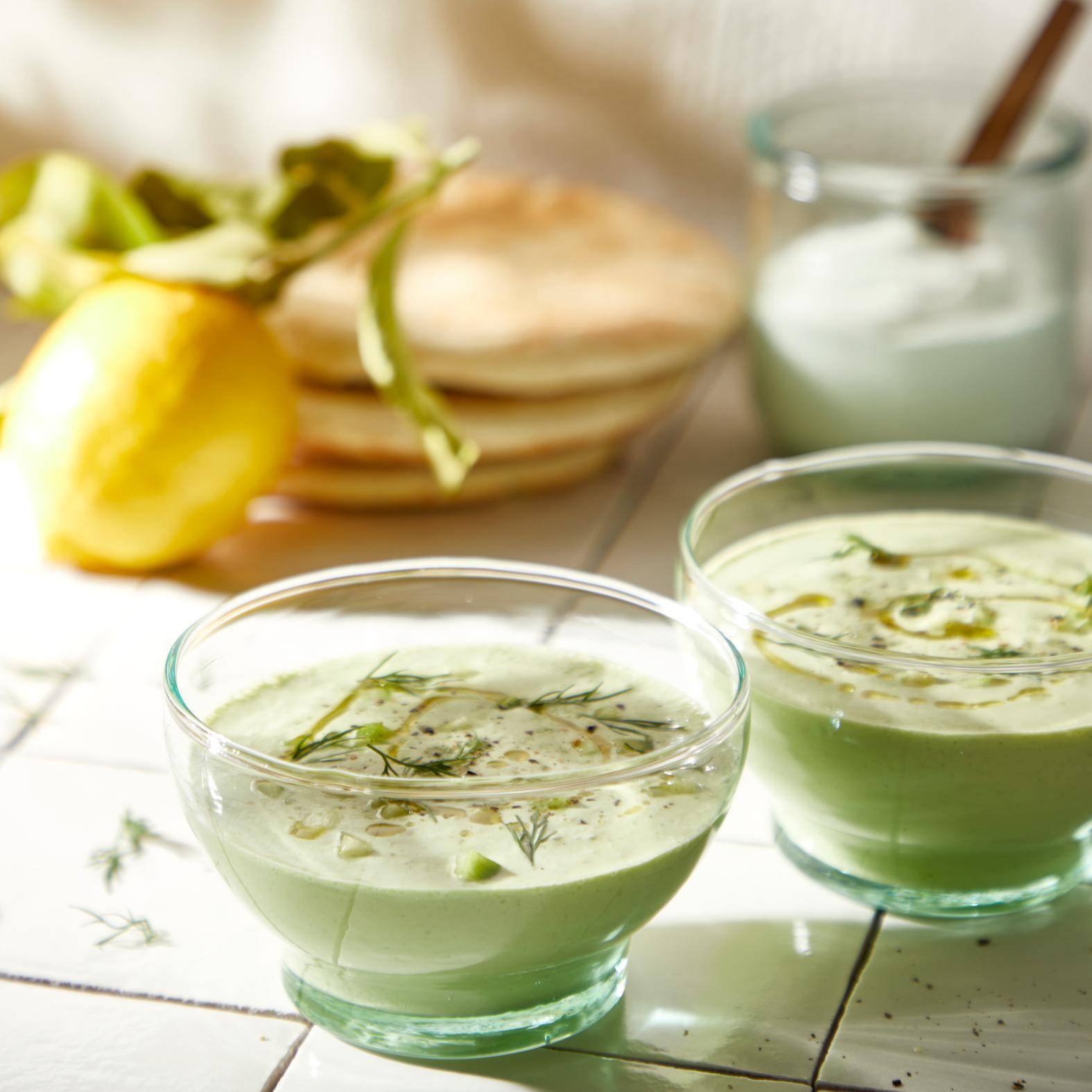 Soupe froide au concombre et yaourt grec - Recette Blend up | Moulinex