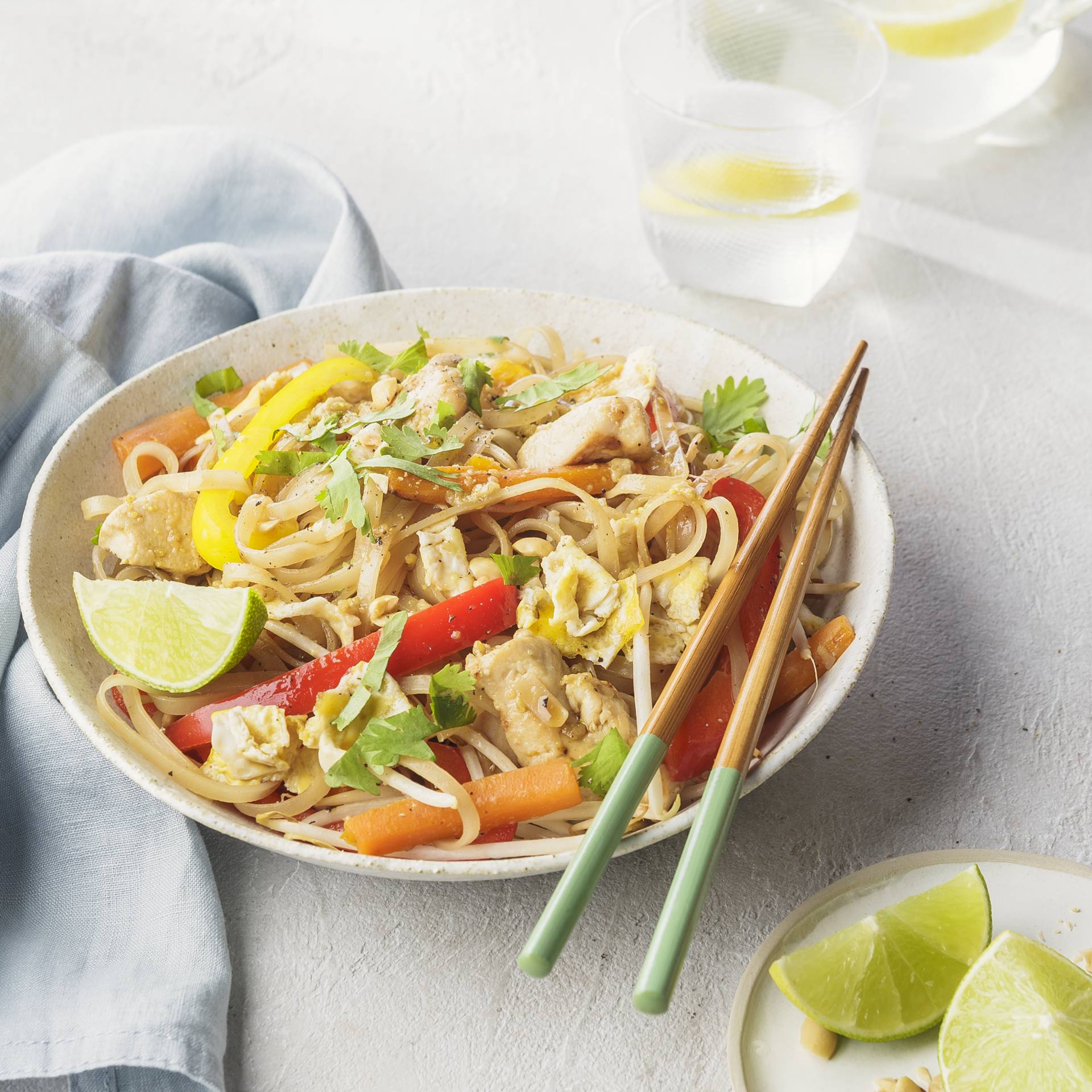 Pad thaï rapide au poulet - Recette Cookeo | Moulinex