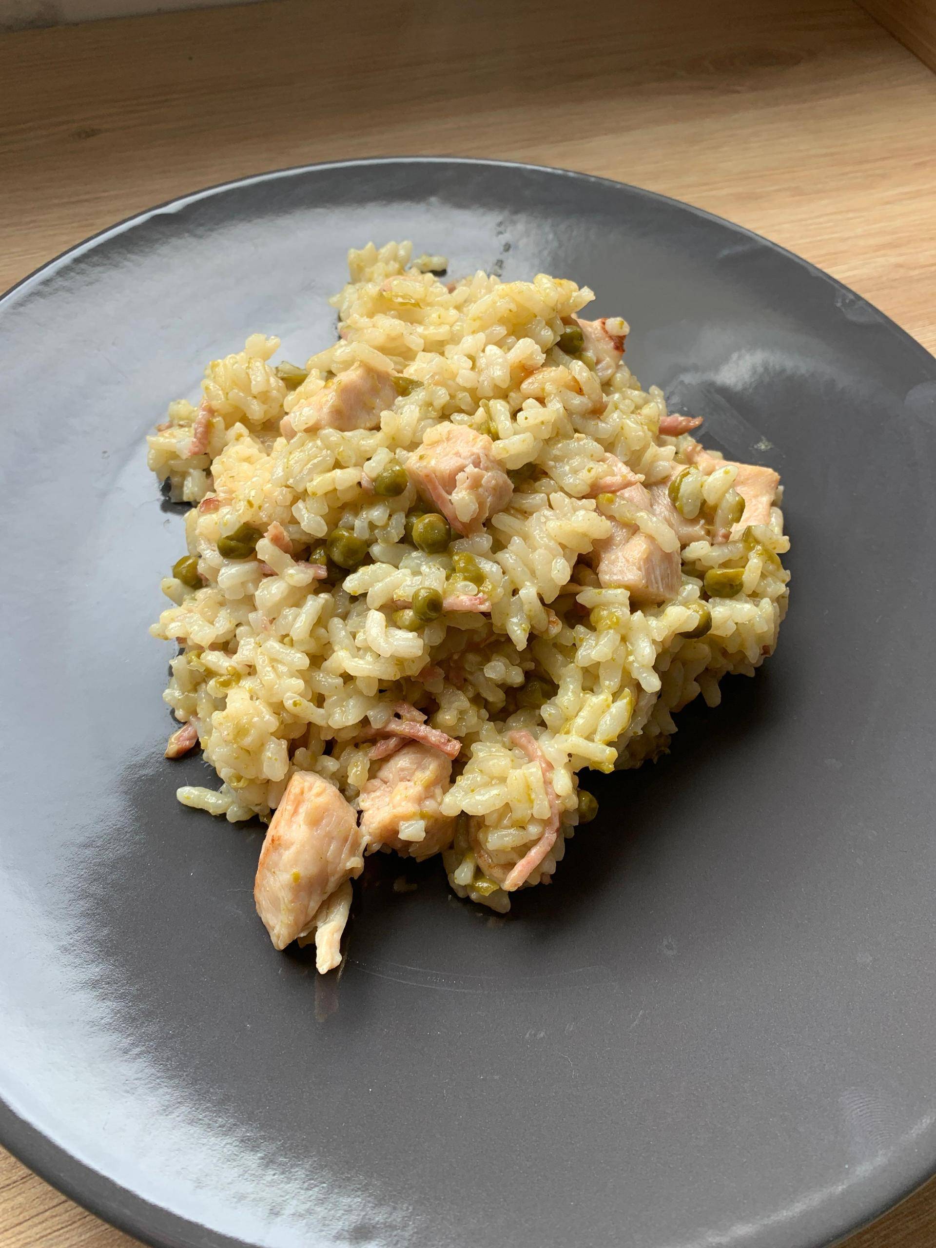 Risotto au poulet, allumettes de jambon et petits pois - Recette Cookeo | Moulinex