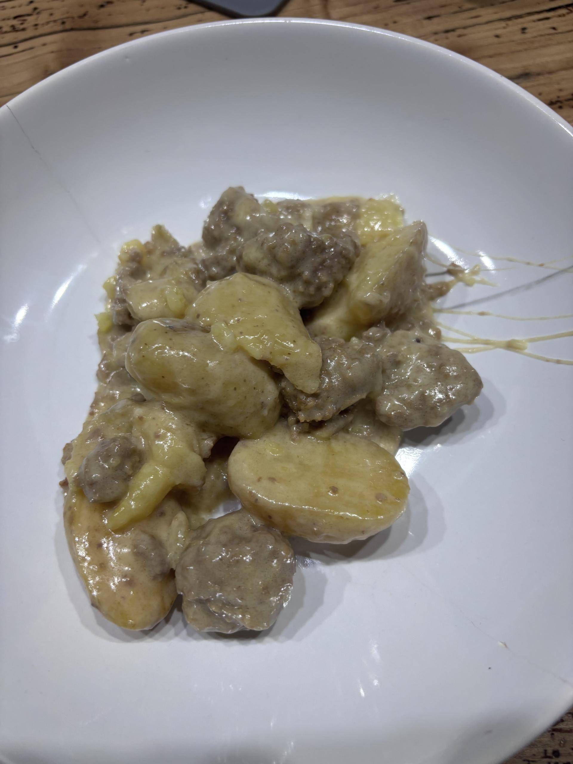 Boulettes de bœuf, pommes grenailles et sauce fromagère - Recette Cookeo V3 | Moulinex