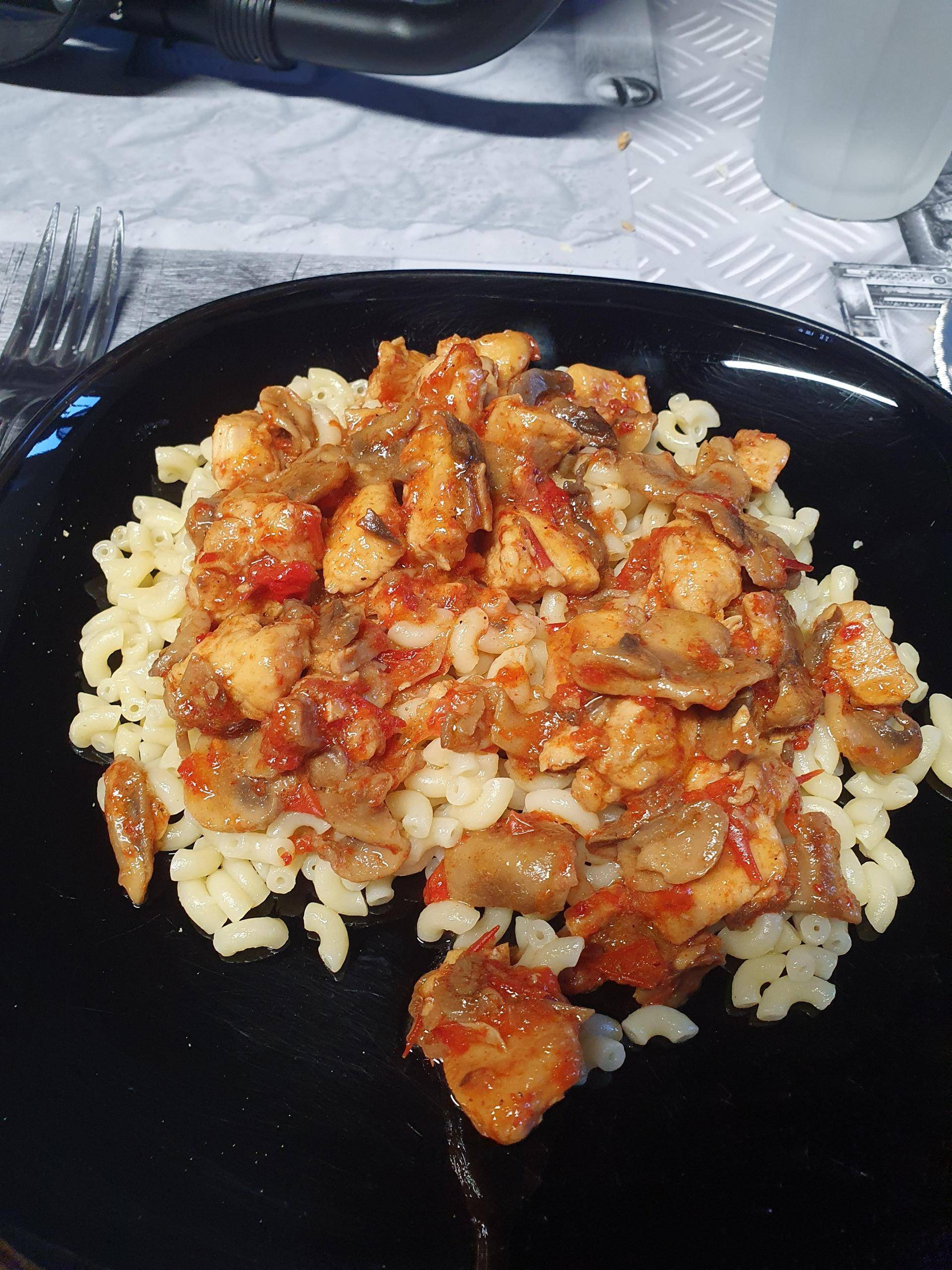 Poulet aux poivrons et champignons de Paris - Recette Cookeo | Moulinex