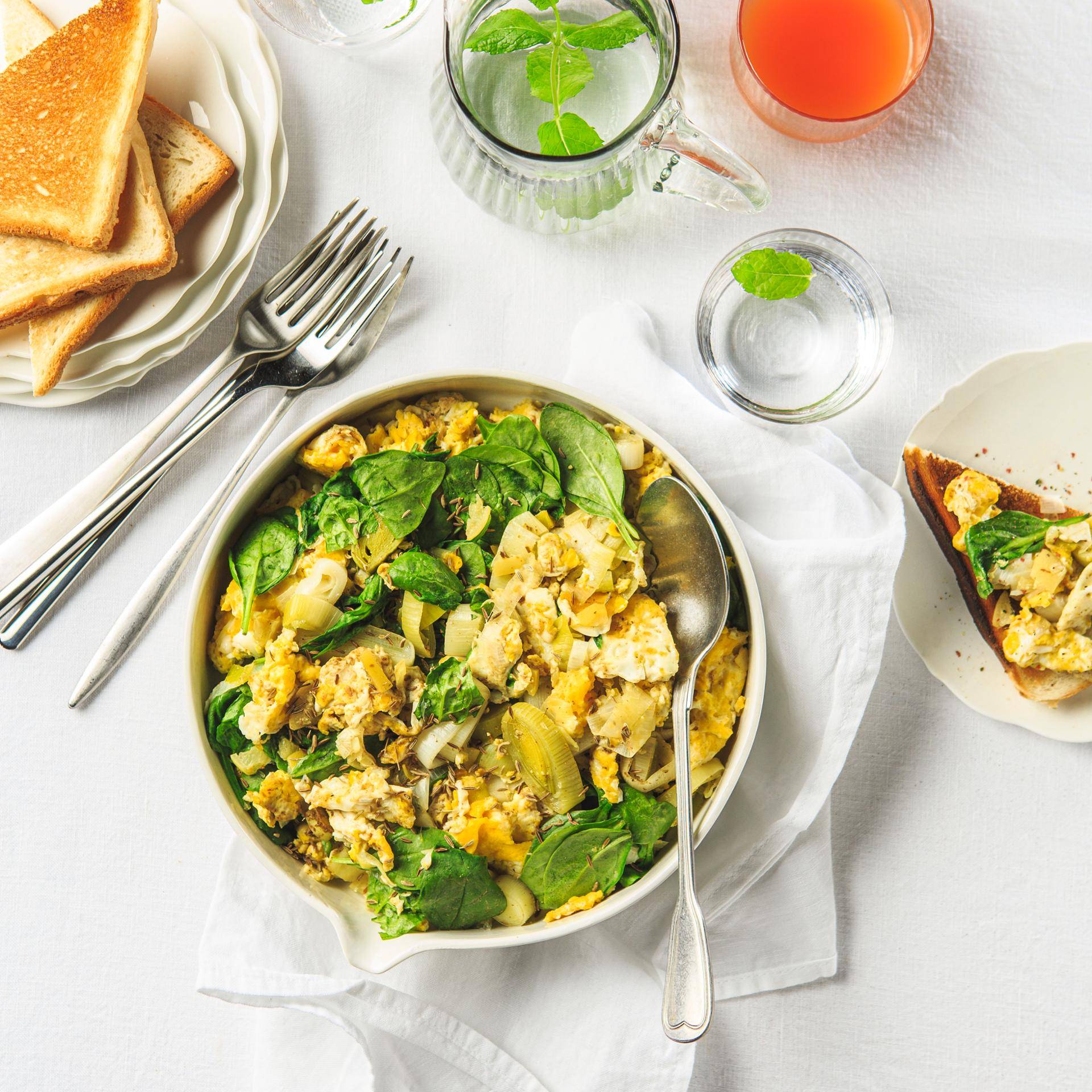 Œufs brouillés aux épinards, poireaux et zaatar - Recette Companion | Moulinex