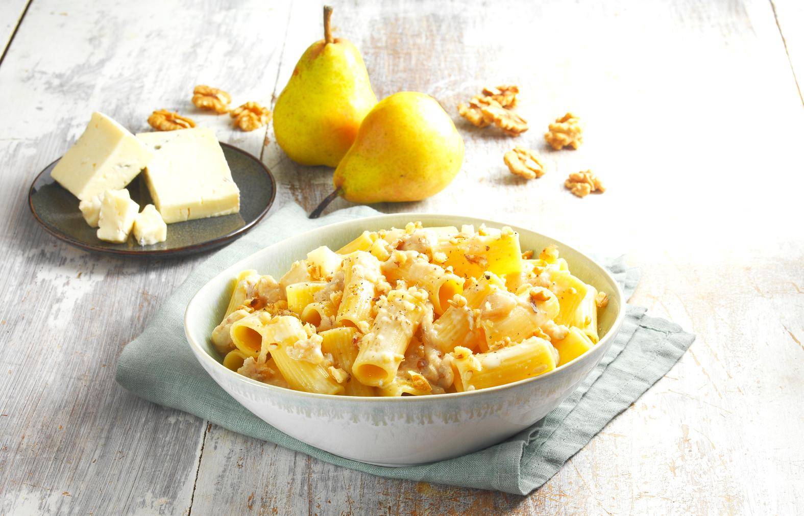 Rigatoni au gorgonzola, aux poires et aux noix - Recette Cook'in One | Moulinex