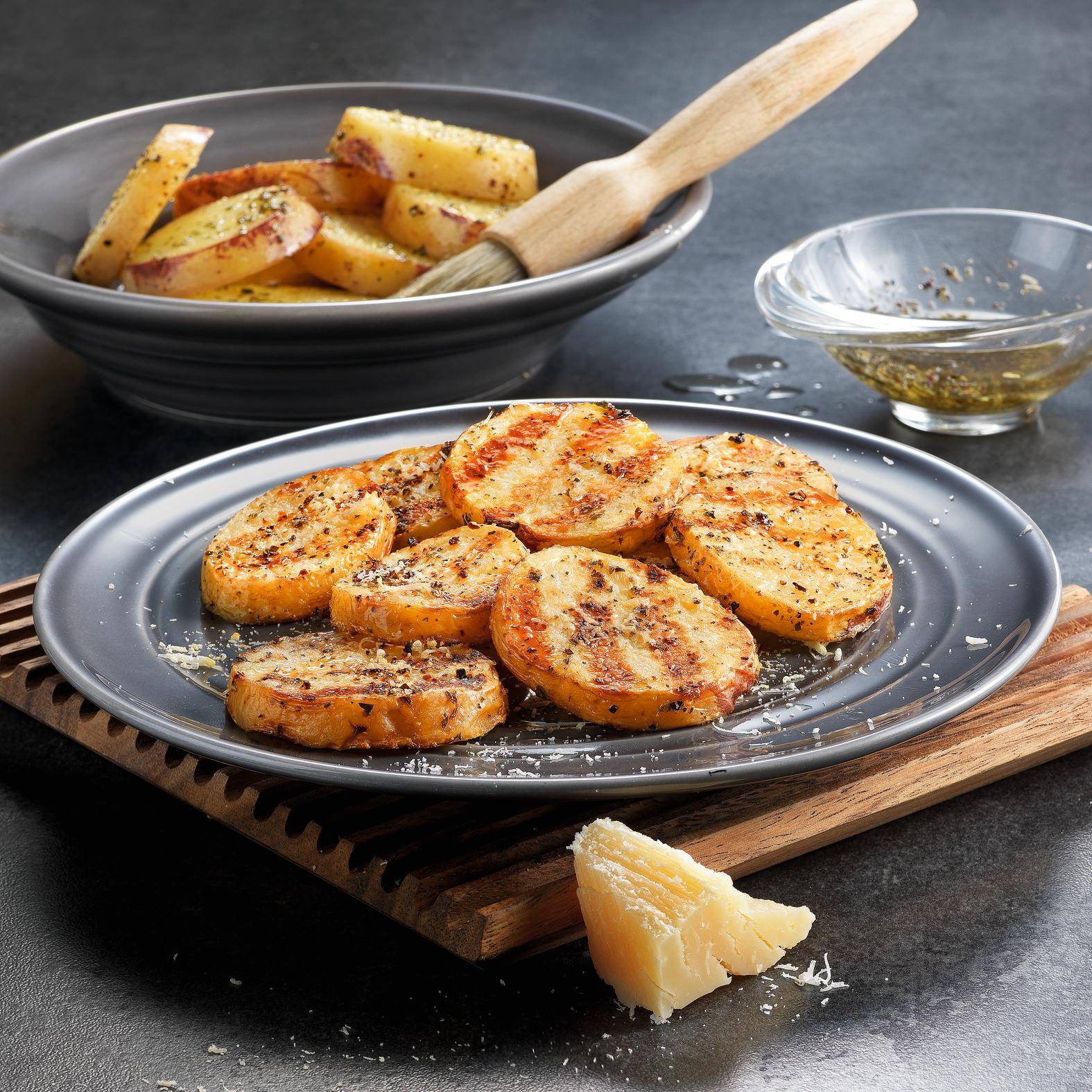Pommes de terre au parmesan et aux herbes - Recette Easy Fry Mega | Moulinex