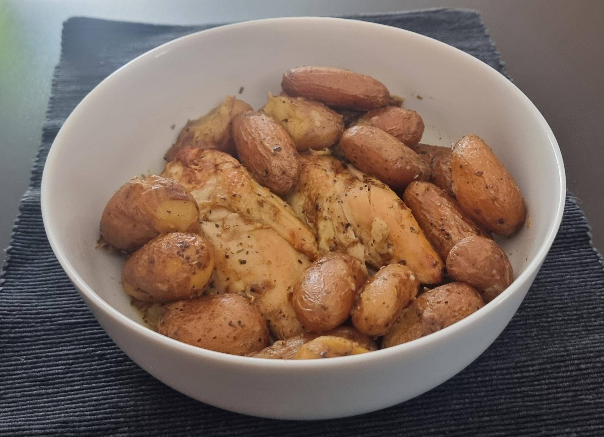 Poulet rôti et pommes de terre grenaille - Recette Cookeo V3 | Moulinex