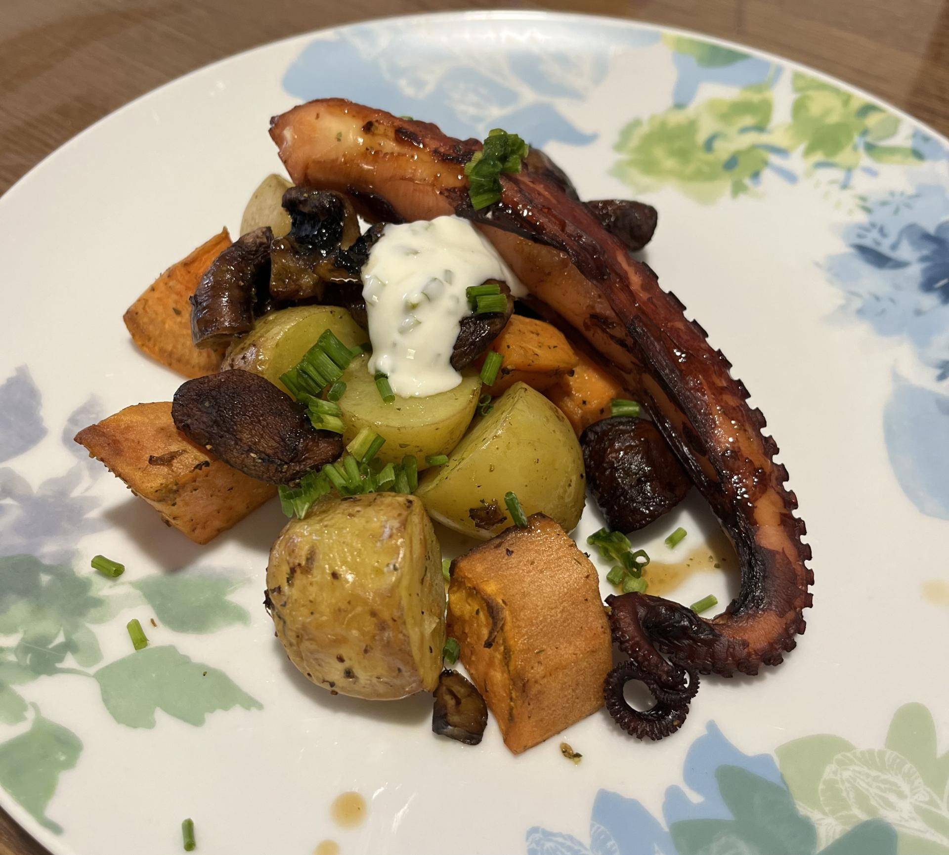 Poulpes rôtis, duo de patate et champignons - Recette Cookeo Infinity Autostir | Moulinex