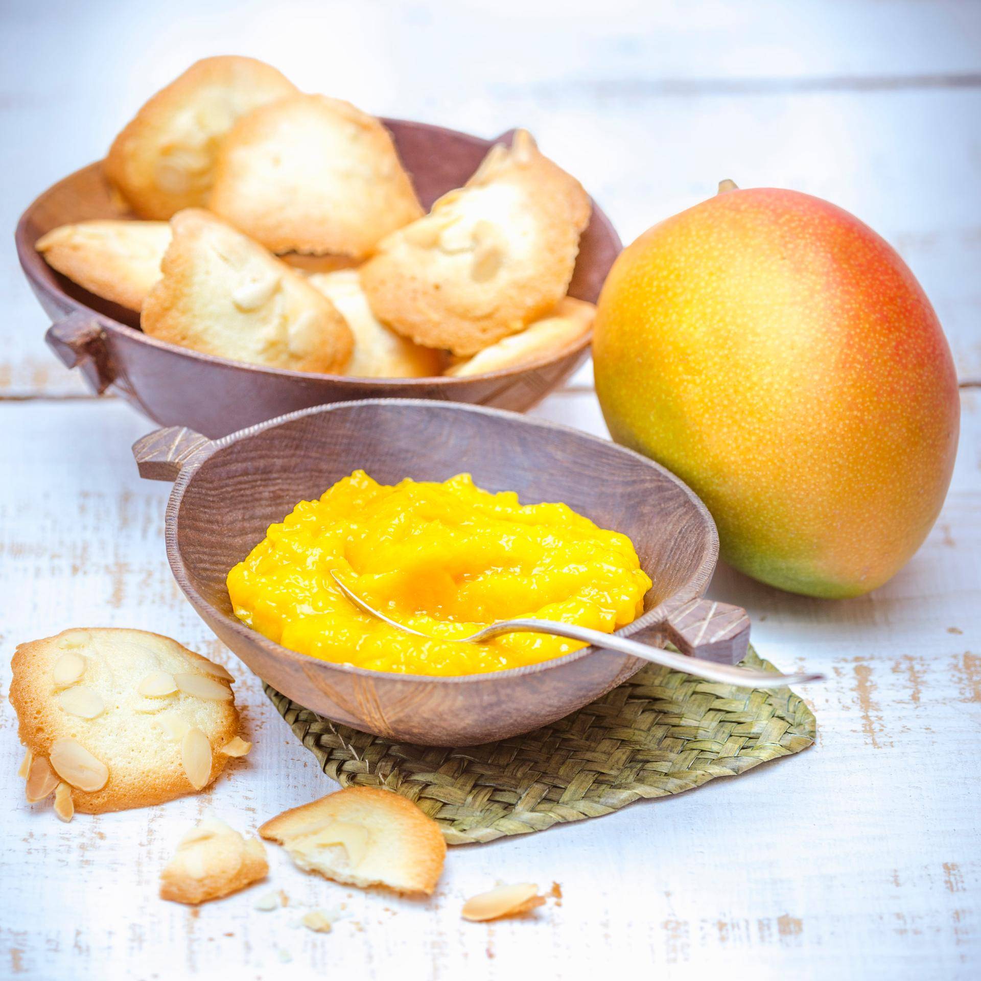 Compote de mangues et tuiles aux amandes - Recette Companion Connect | Moulinex