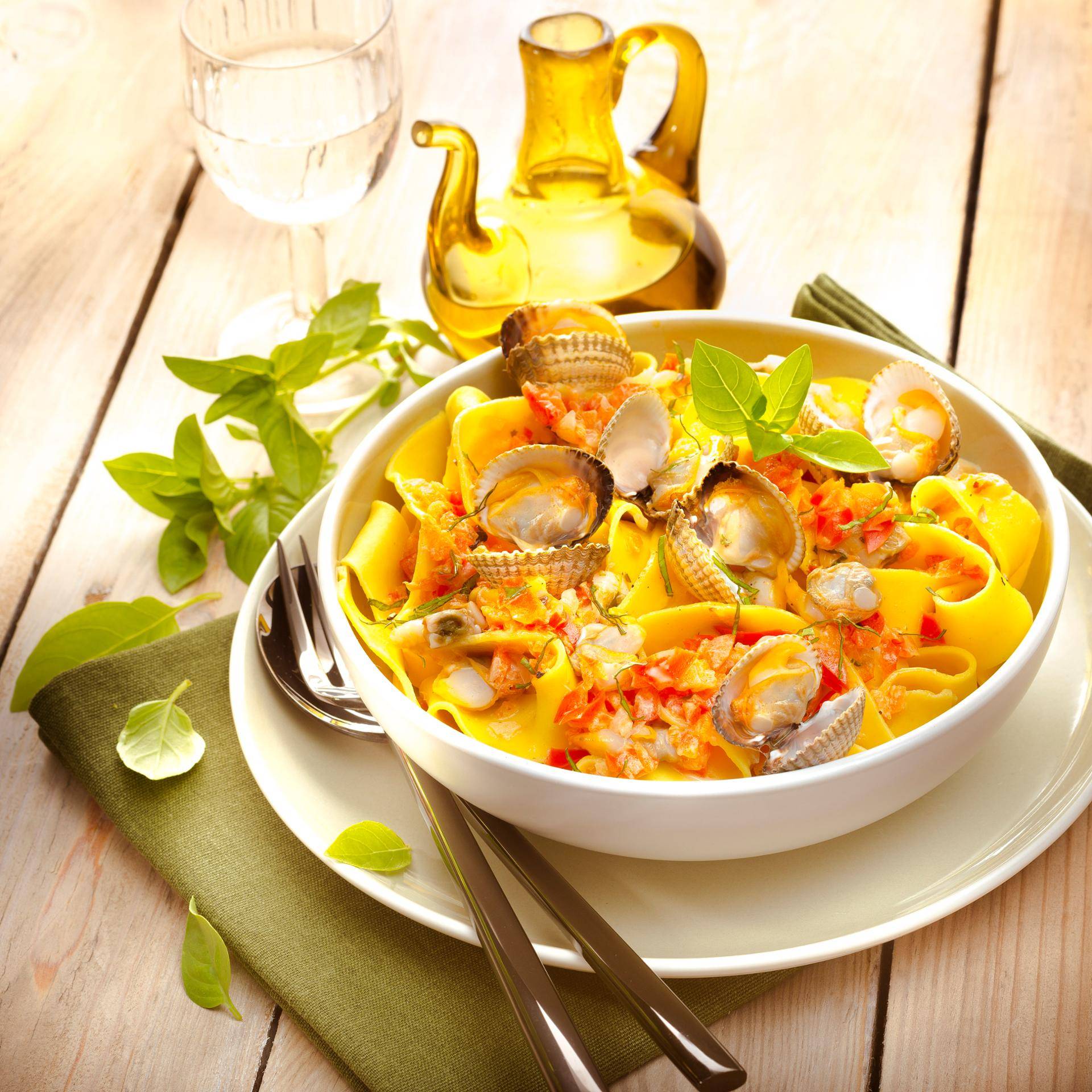 Salade de pâtes maison aux coques, sauce aux poivrons - Recette Companion Connect | Moulinex
