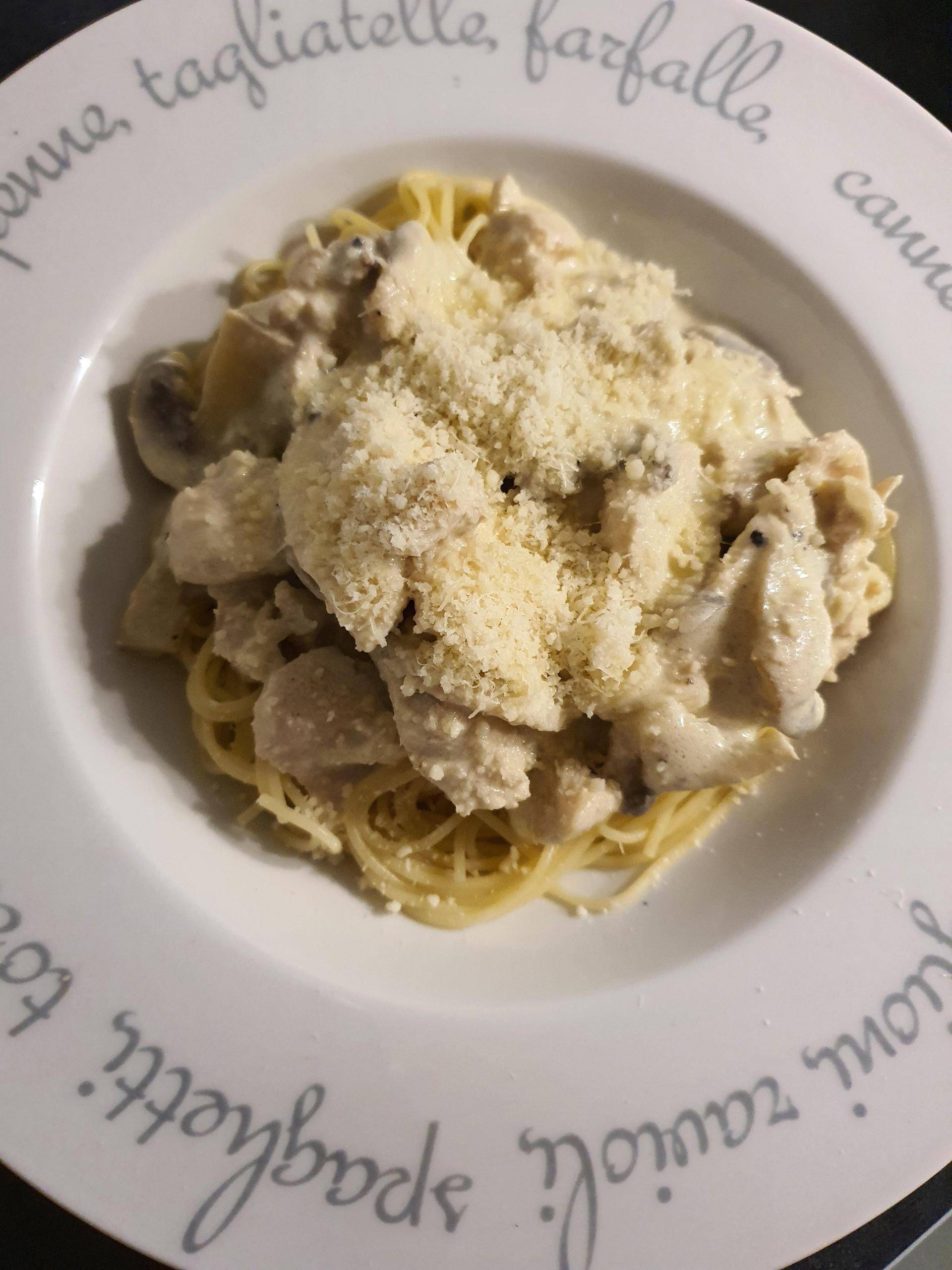 Pâtes et poulet crémeux aux champignons et au parmesan - Recette Cookeo | Moulinex