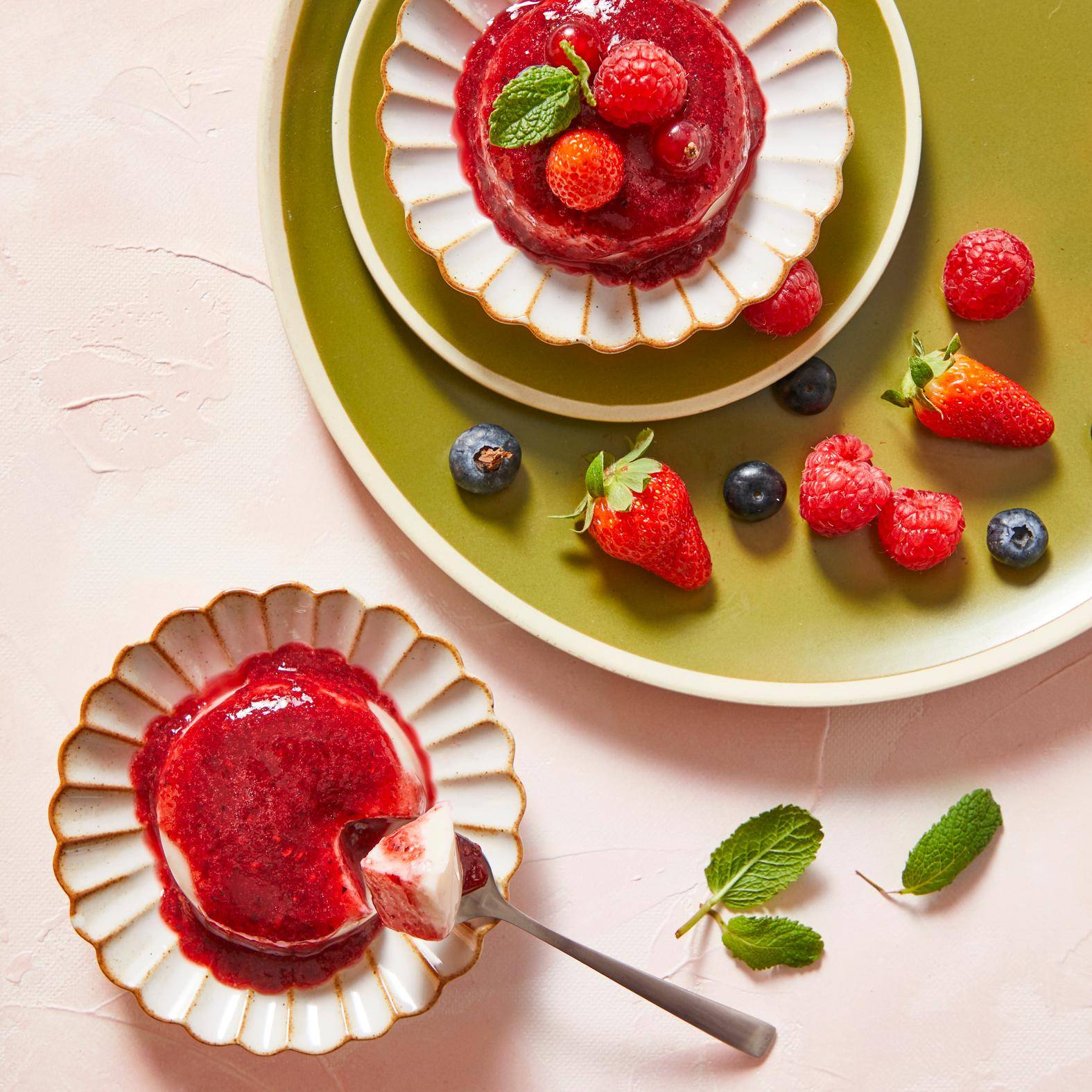 Panna cotta vegan et son coulis de fruits rouges - Recette Perfectmix Cook | Moulinex