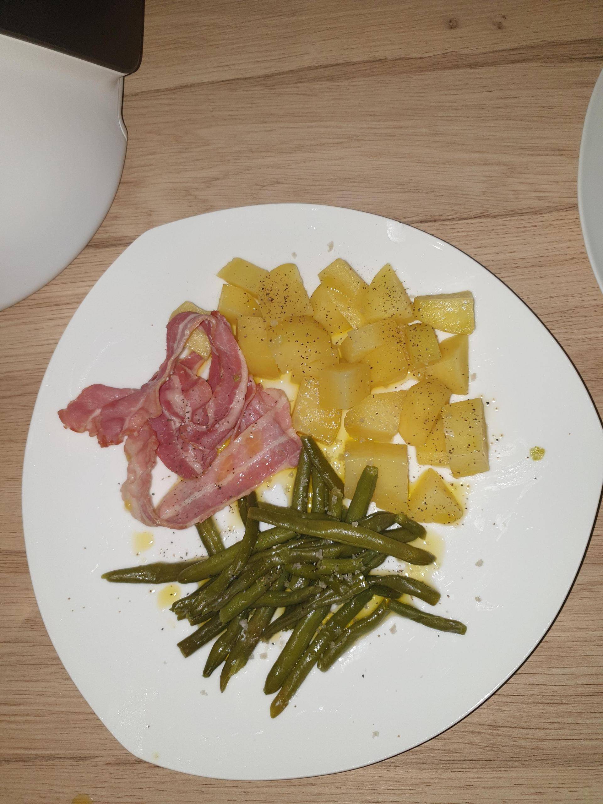 Haricots et pomme de terre avec leur lard en vapeur - Recette Companion Connect XL | Moulinex
