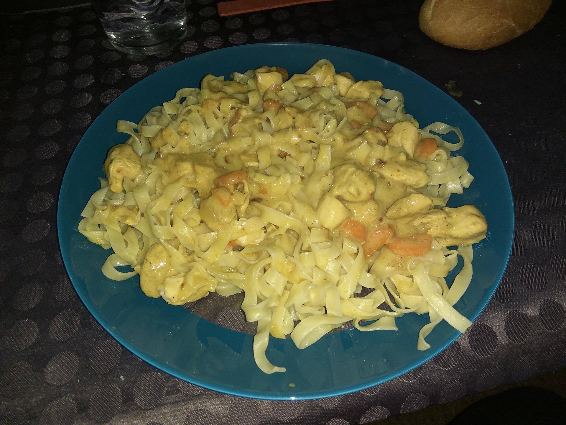 Dinde ou Poulet Curry aux carottes & poivrons jaunes - Recette Cookeo | Moulinex