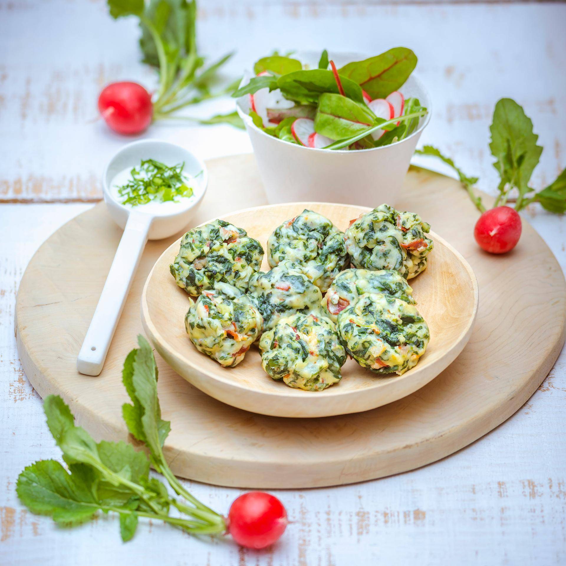 Bouchées de ricotta, épinards et chorizo, salade de jeunes pousses - Recette Companion Connect | Moulinex