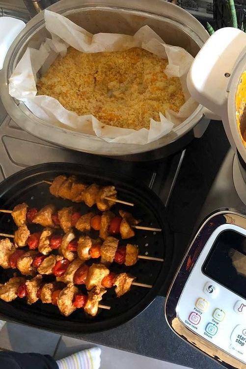 Brochettes de poulet, semoule et sauce poivron chorizo - Recette Companion Connect | Moulinex