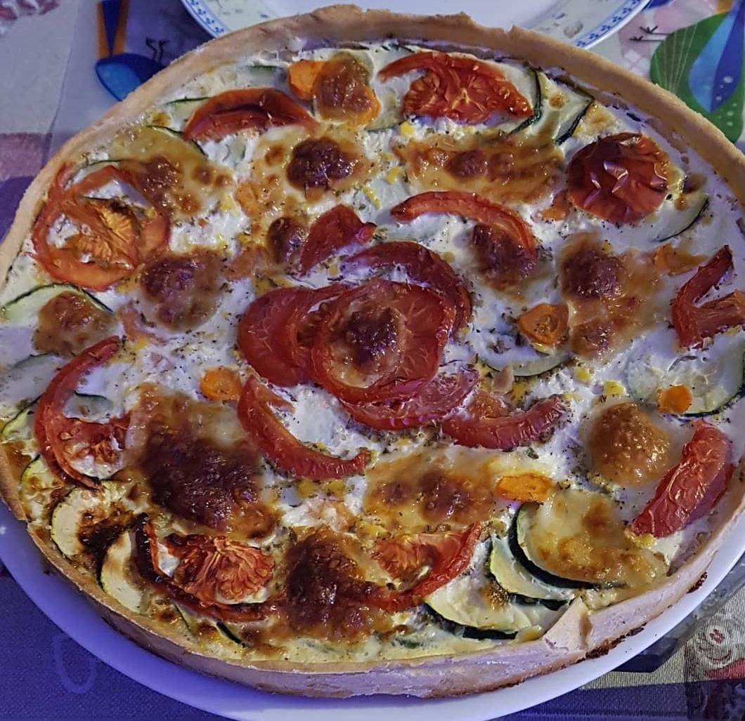 Quiche aux tomates, courgettes, carottes, et chèvre - Recette Companion | Moulinex